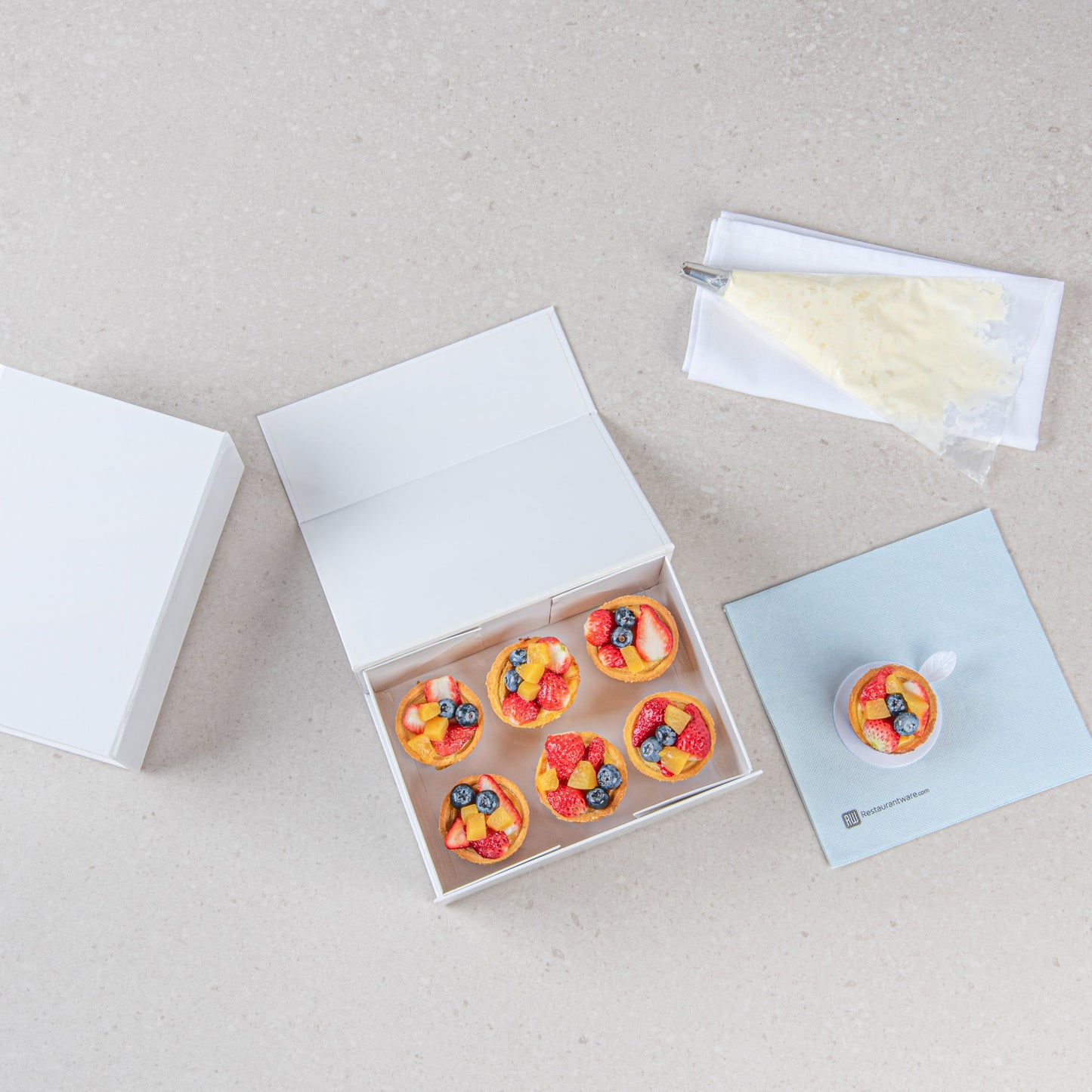 Cater Tek Rectangle White Paper Medium Tic Tac Box - Magnetic - 9" x 6" x 3 1/2" - 10 count box