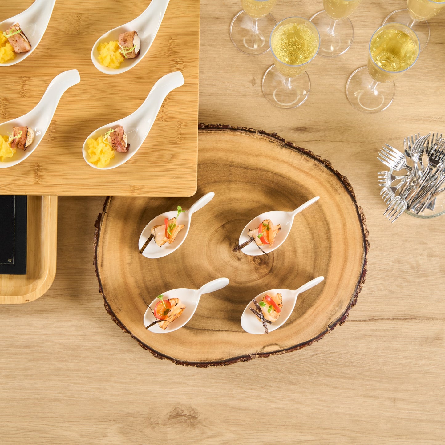 Chef 101 Fish White Porcelain Spoon - 4" x 1 1/2" x 1 1/4" - 10 count box
