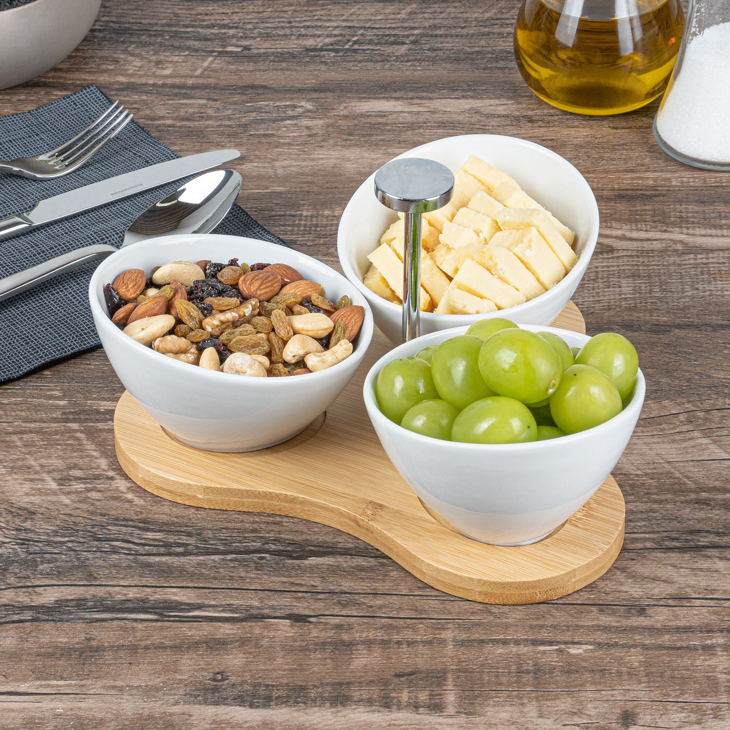 Chef 101 15 oz Rectangle White Porcelain Incline Bowl Set - 3 Bowls, Bamboo Tray - 8 3/4" x 8" x 5" - 1 count box