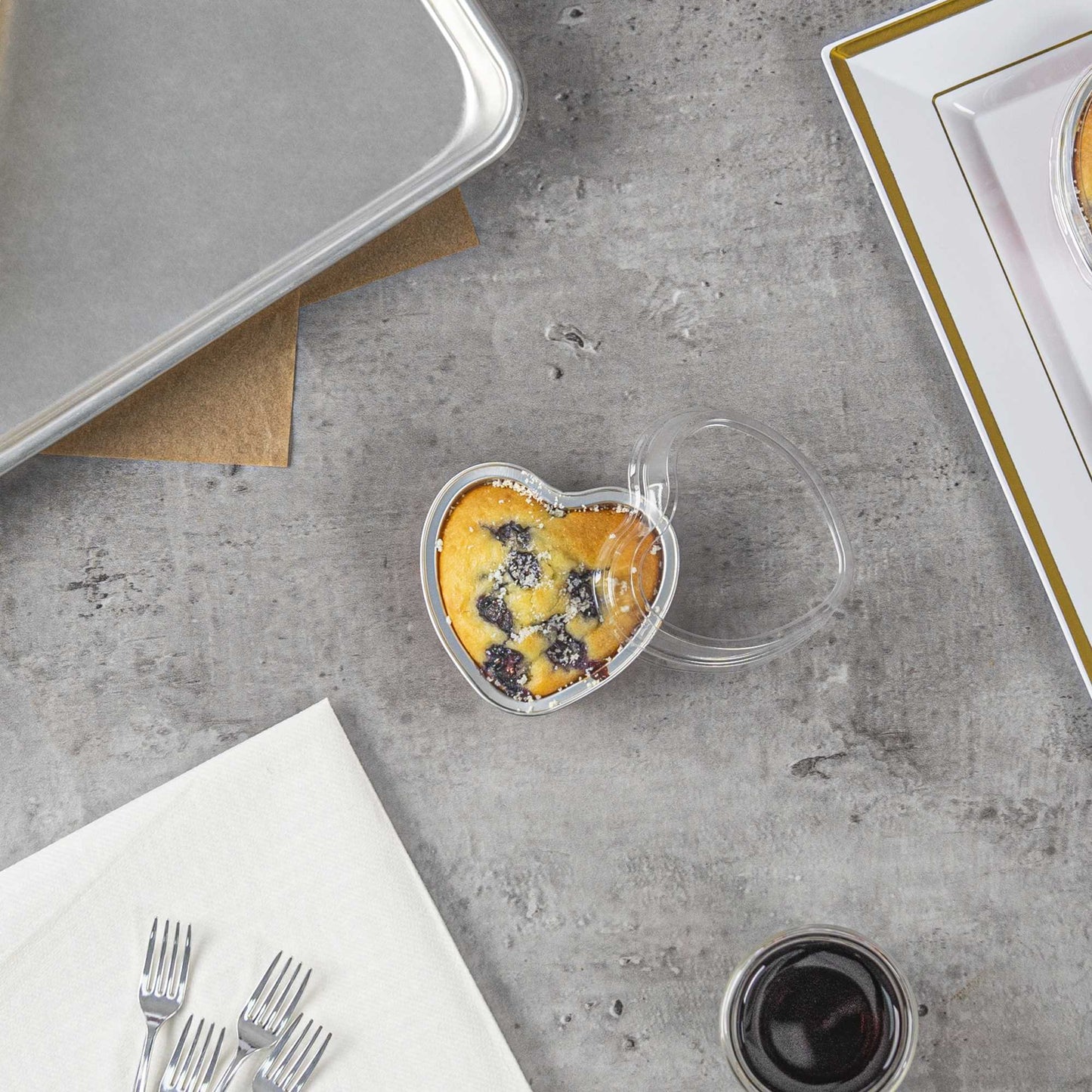 Pastry Tek 3 oz Heart Happy Hour Aluminum Baking Cup - with Plastic Dome Lid - 3 1/2" x 3 1/2" x 1 1/4" - 100 count box