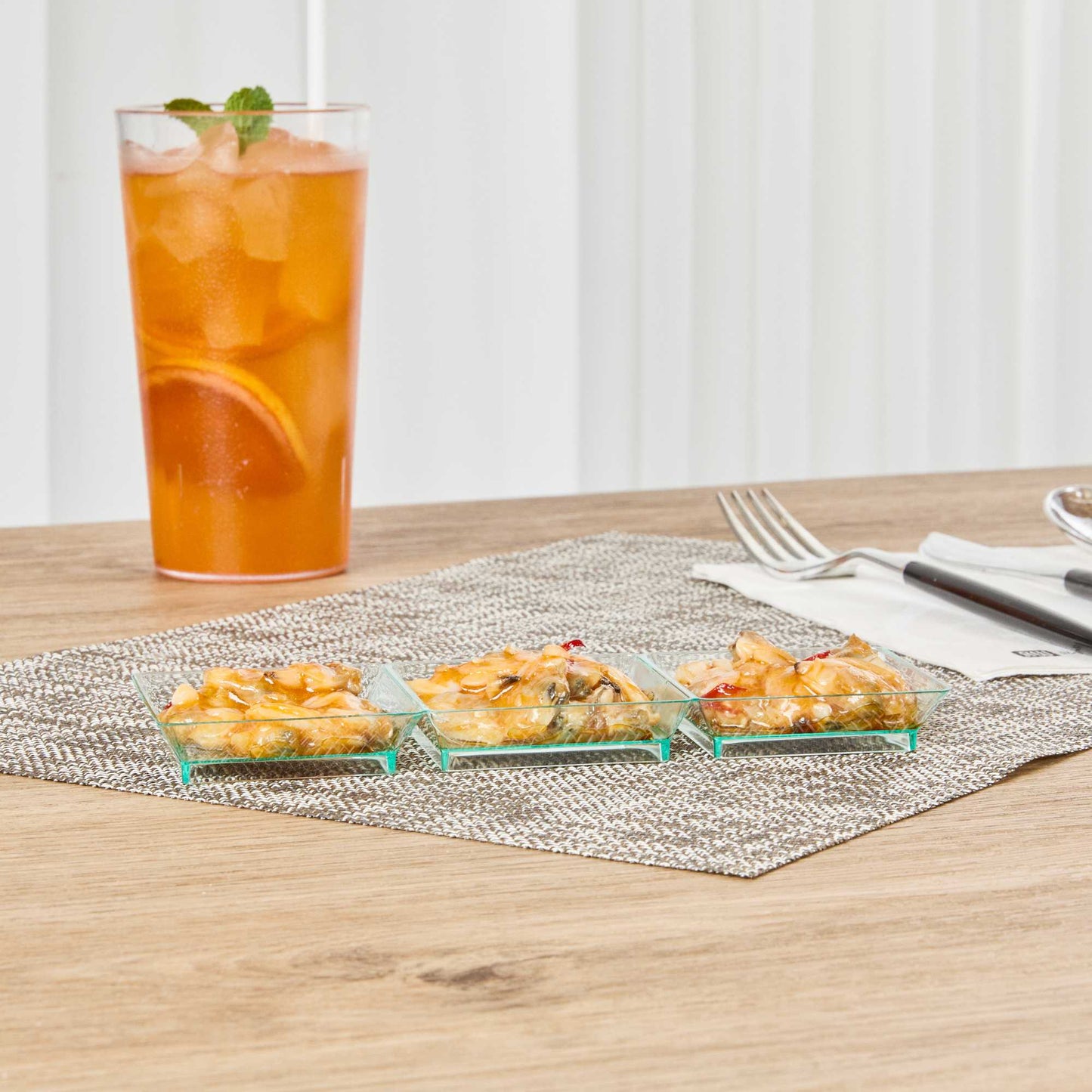 Mini Serve Rectangle Seagreen Plastic Terzetto Mini Plate - 3 Compartments - 7 1/2" x 2 1/2" x 1/2" - 100 count box