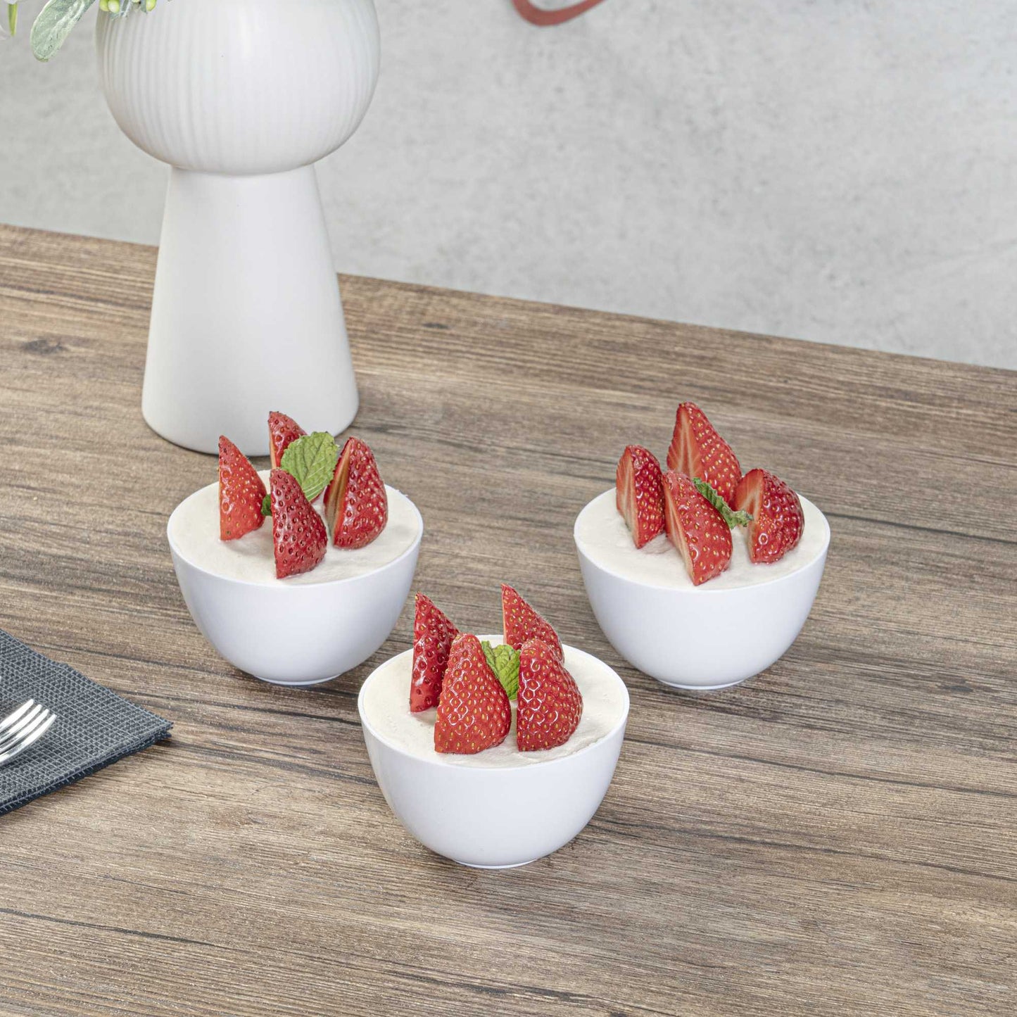 Mini Serve 4 oz Round White Plastic Bodega Cup - 3" x 3" x 1 3/4" - 100 count box