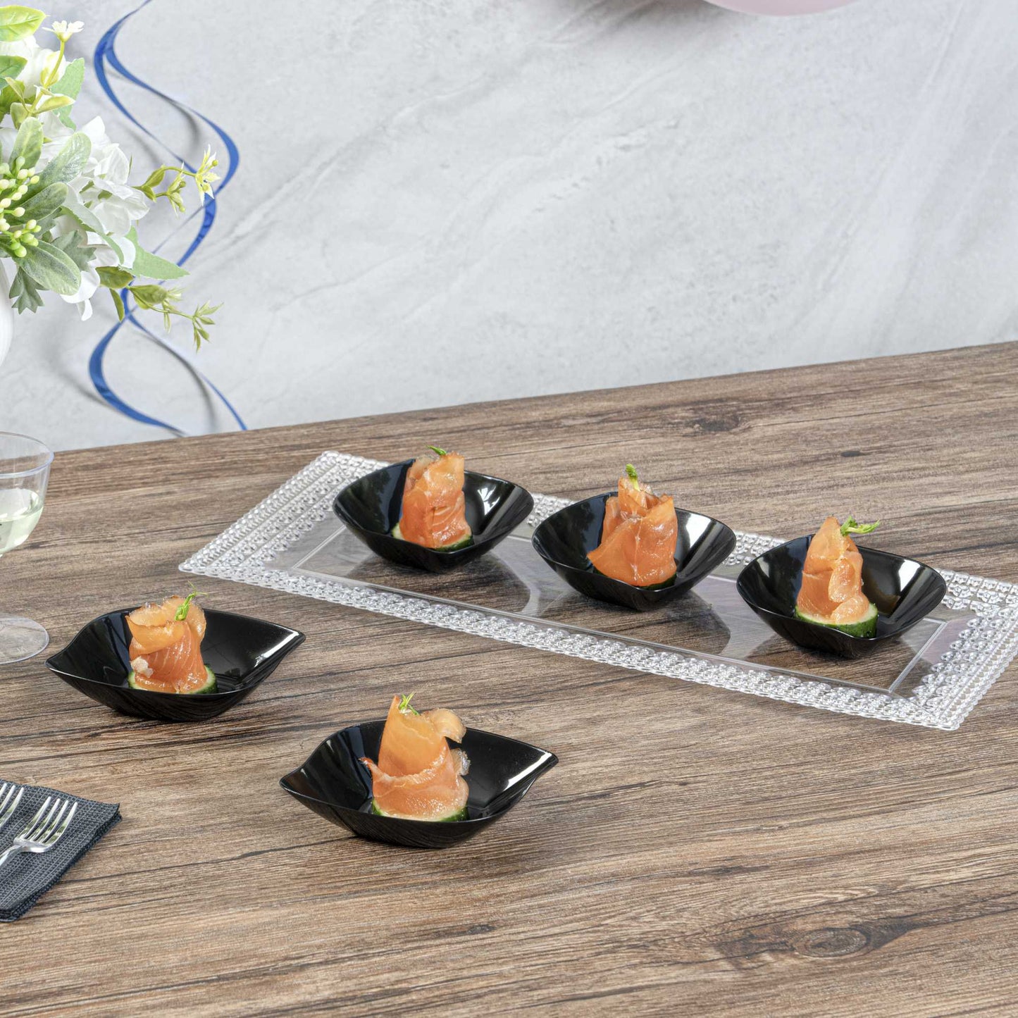Mini Serve Square Black Plastic Comma Plate - 3 1/2" x 4 1/2" x 1" - 100 count box