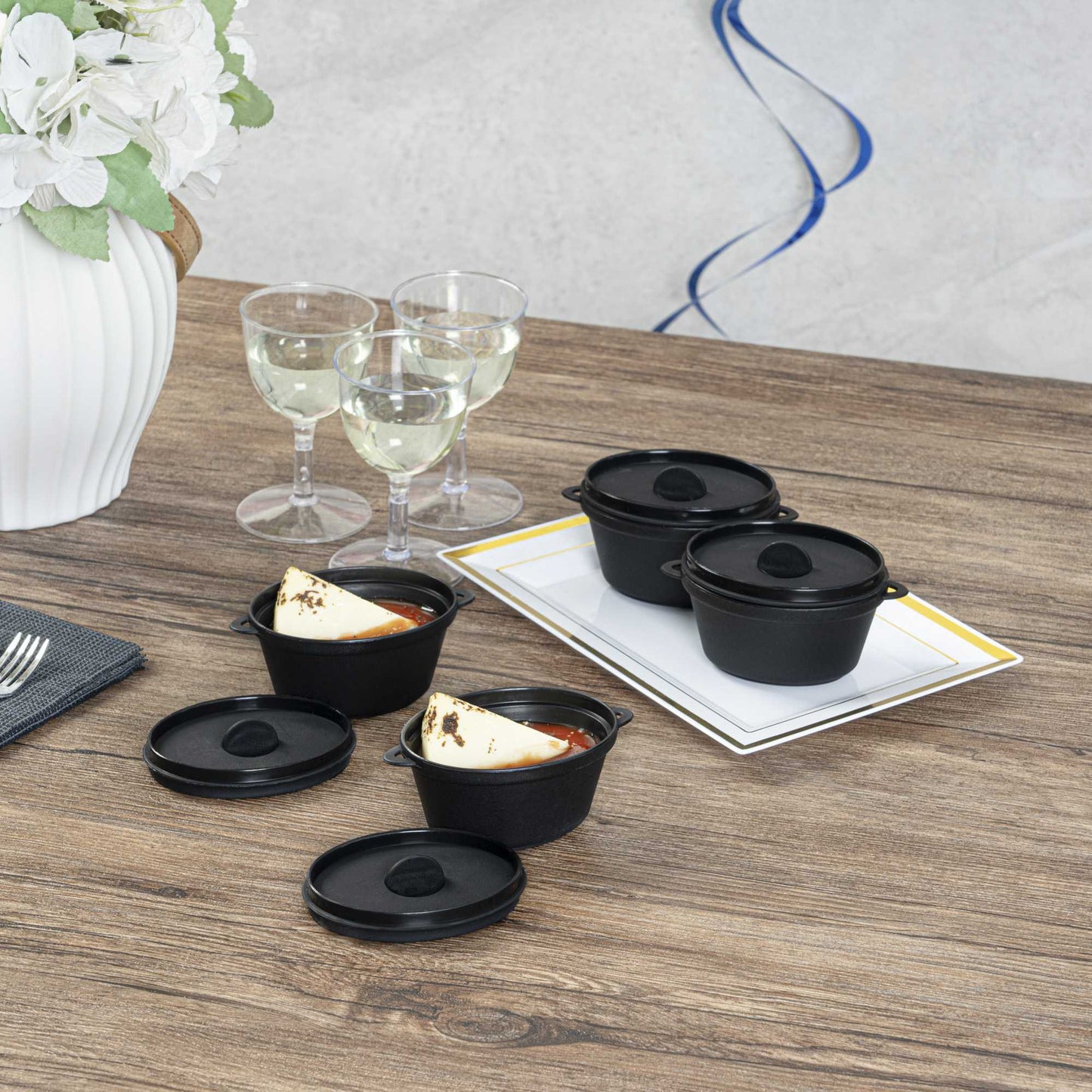 Mini Serve 3 oz Oval Black Plastic Mini Kettle Dish - 3" x 2 1/4" x 1 1/2" - 100 count box
