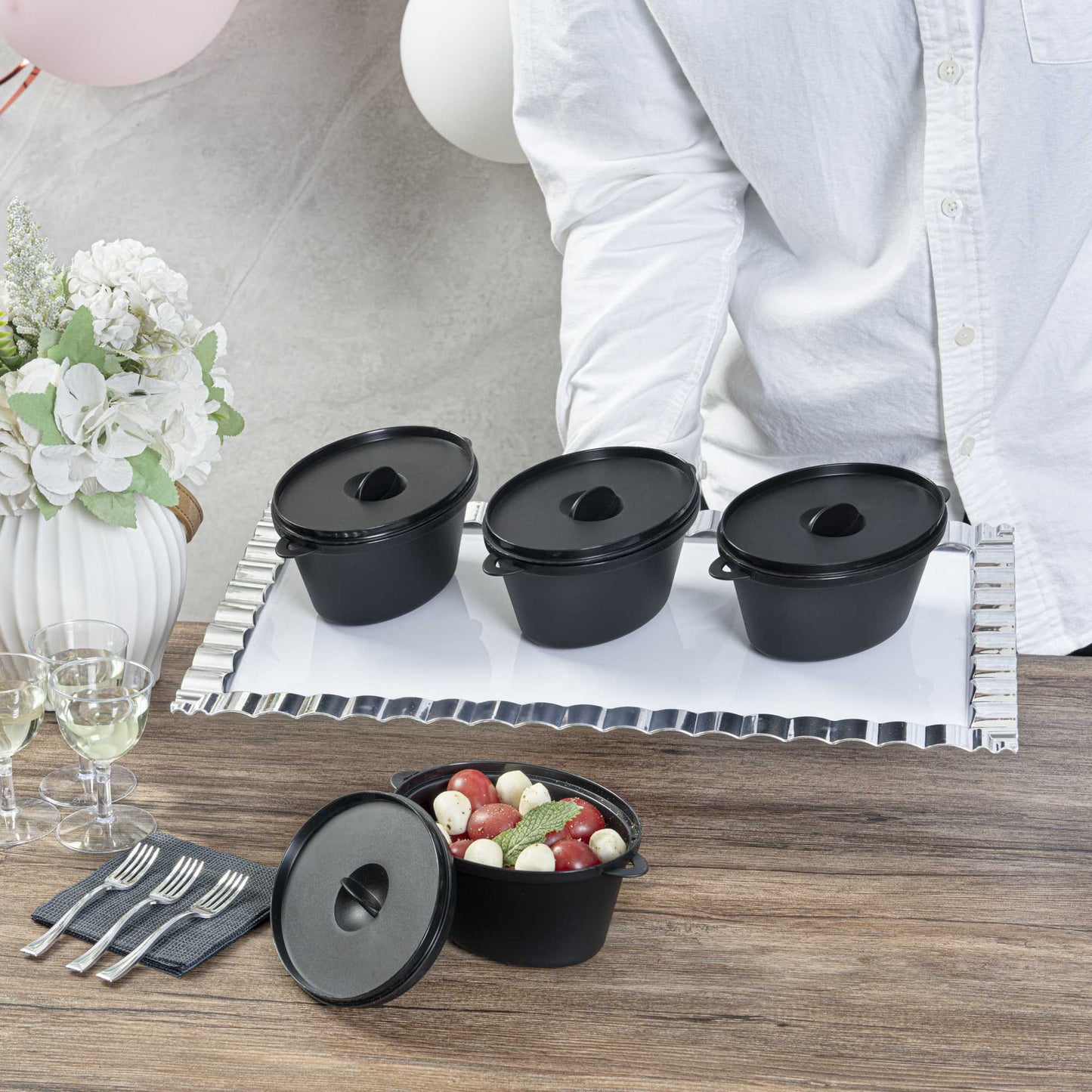 Mini Serve 12 oz Oval Black Plastic Large Kettle Dish - 6" x 4" x 2 3/4" - 100 count box