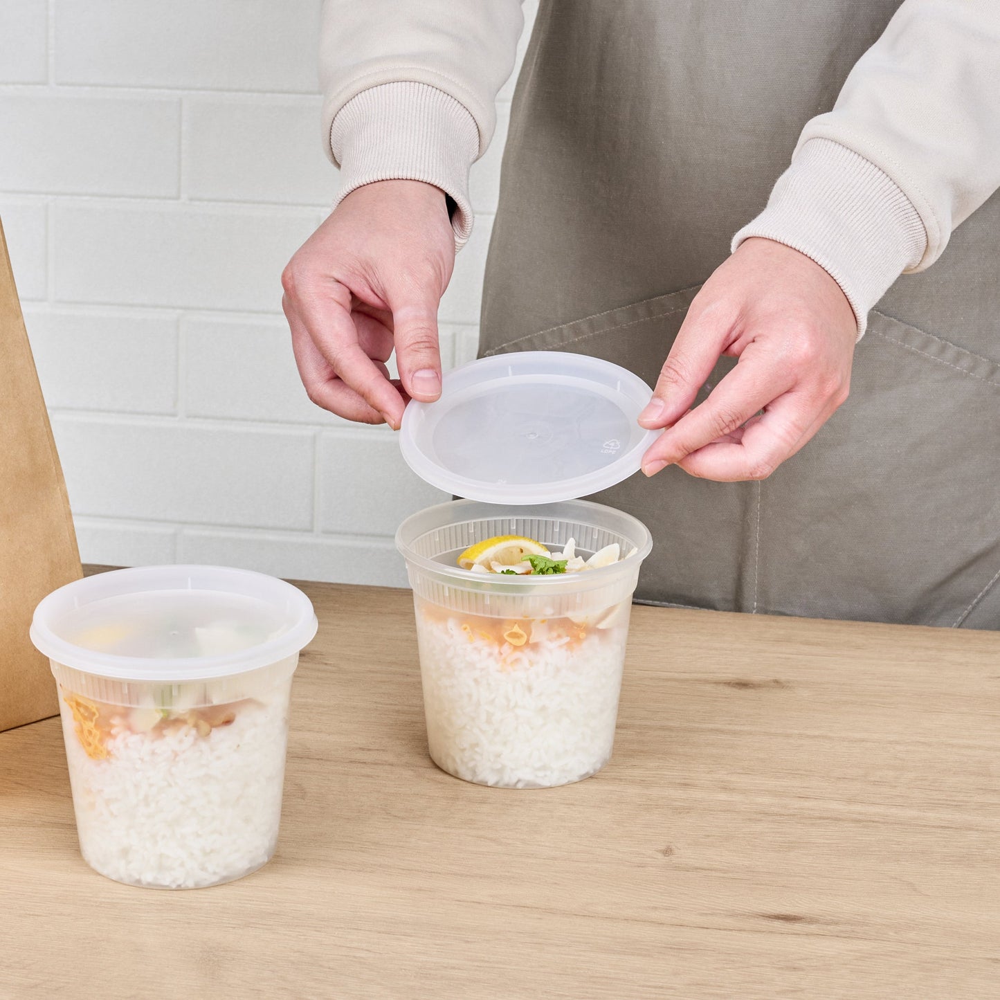Asporto 24 oz Round Clear Plastic Soup Container - with Lid, Microwavable - 4 1/2" x 4 1/2" x 4 1/4" - 100 count box