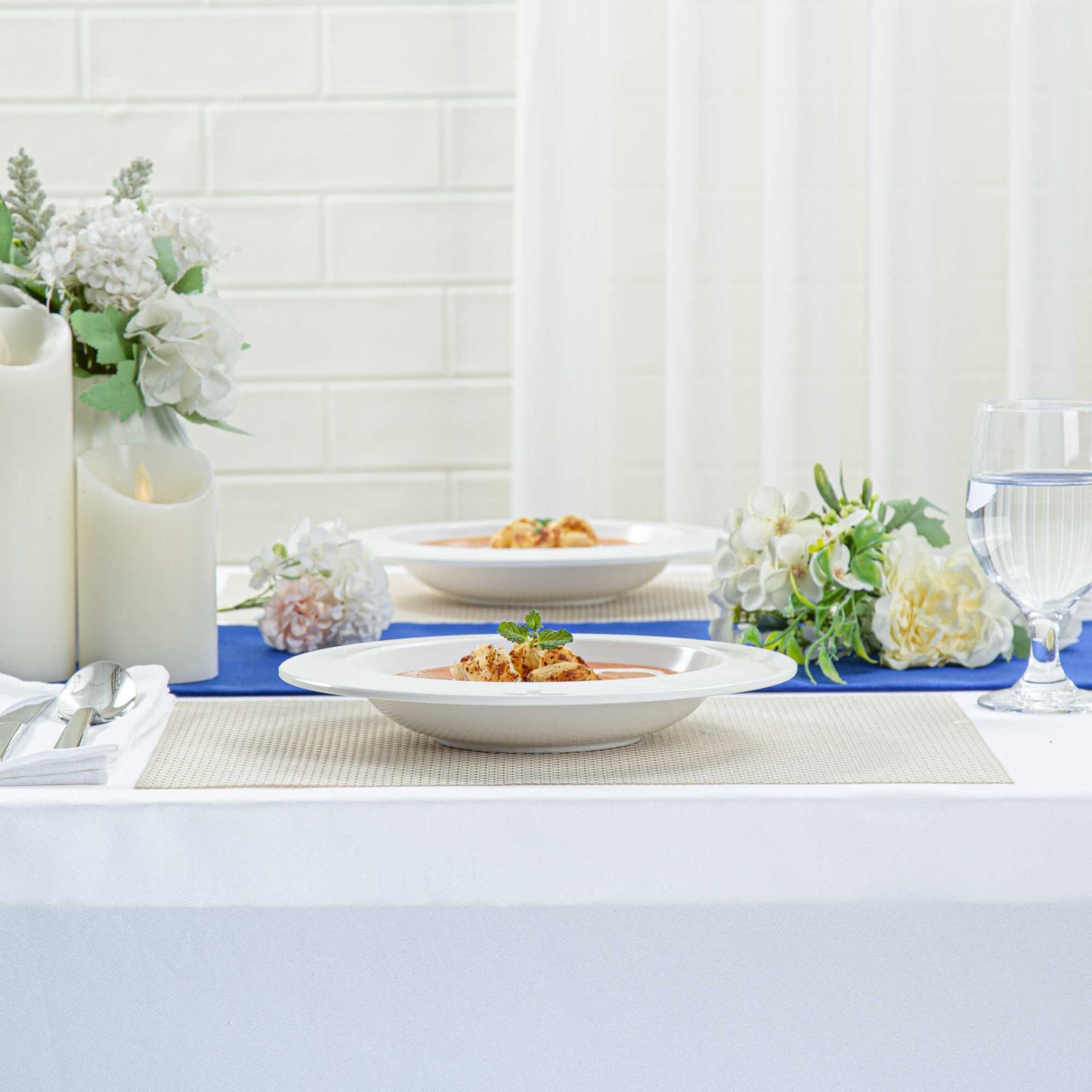 Voga 20 oz Round White Melamine Small Bowl - Classic - 10" x 10" x 1 1/2" - 10 count box