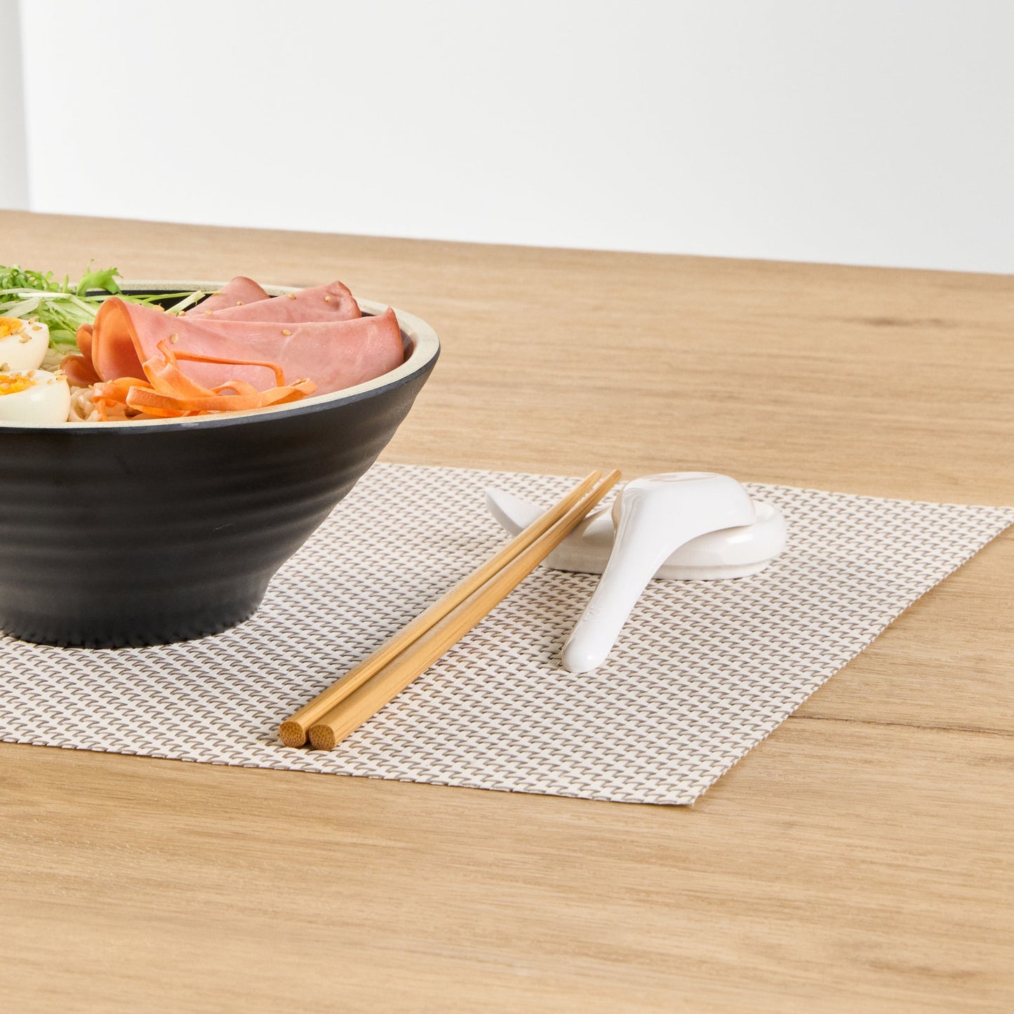 Voga White Melamine Chopstick and Spoon Rest - 3 1/2" x 2" x 3/4" - 10 count box