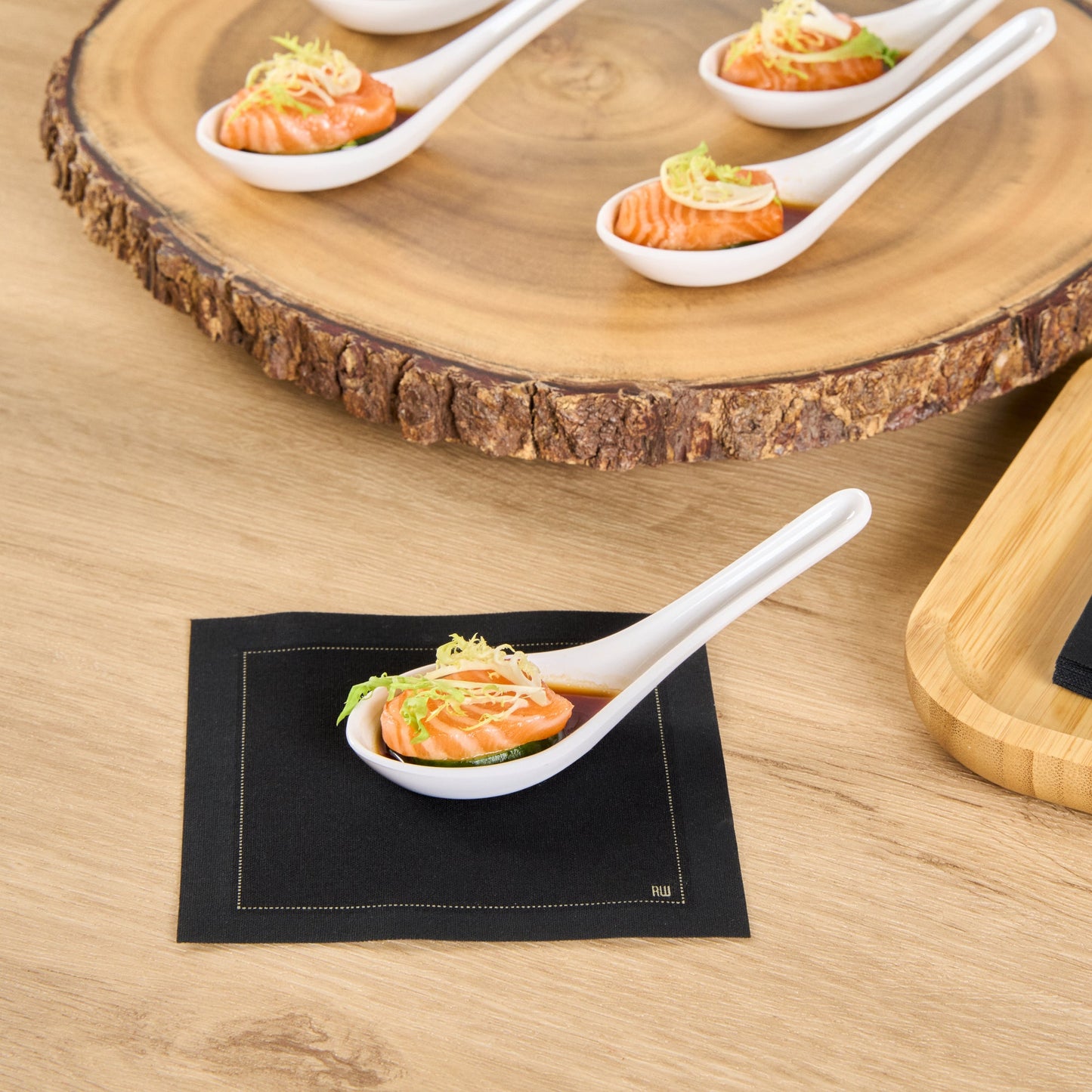 Voga White Melamine Asian Soup Spoon - 4 3/4" x 1 1/2" x 1 1/2" - 10 count box