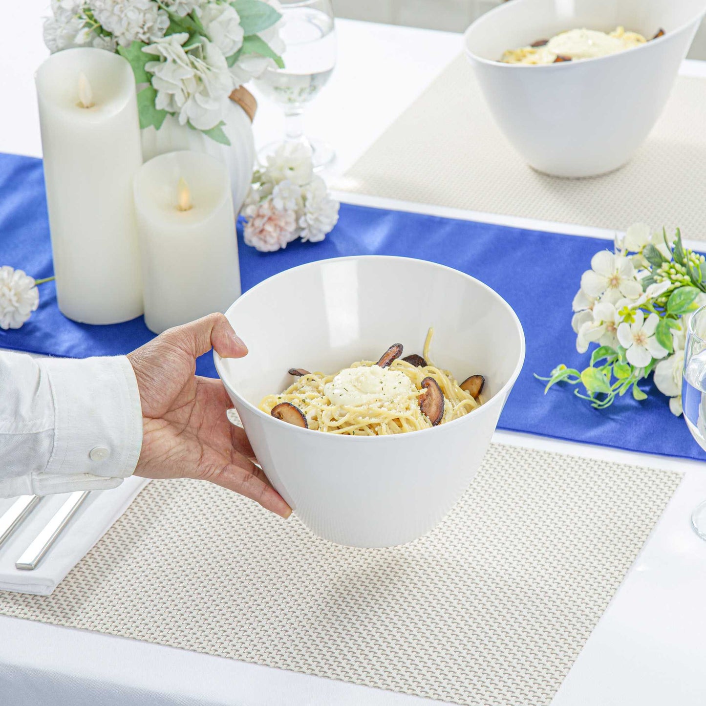 Voga 60 oz Round White Melamine Large Bowl - Incline Face - 8" x 8" x 5 1/2" - 2 count box