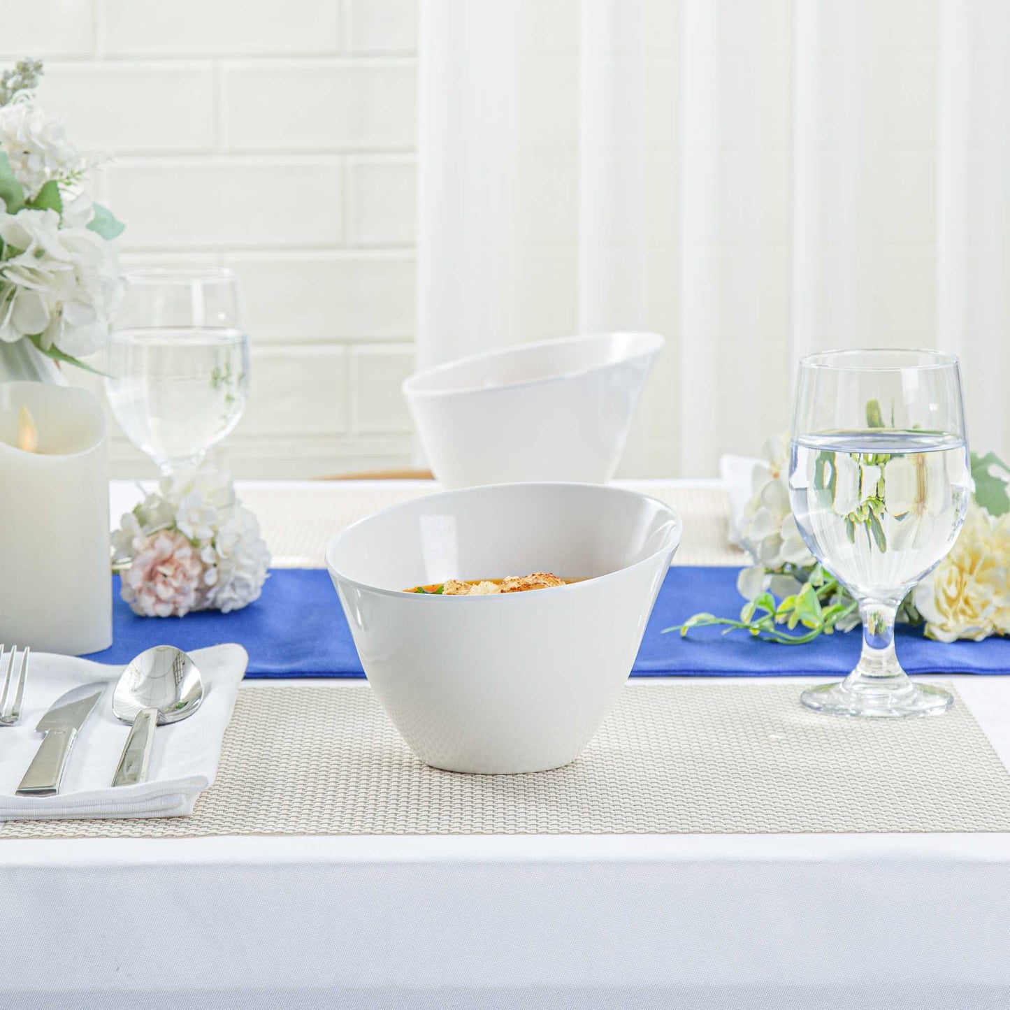 Voga 24 oz Round White Melamine Small Bowl - Incline Face - 6" x 6" x 3" - 2 count box