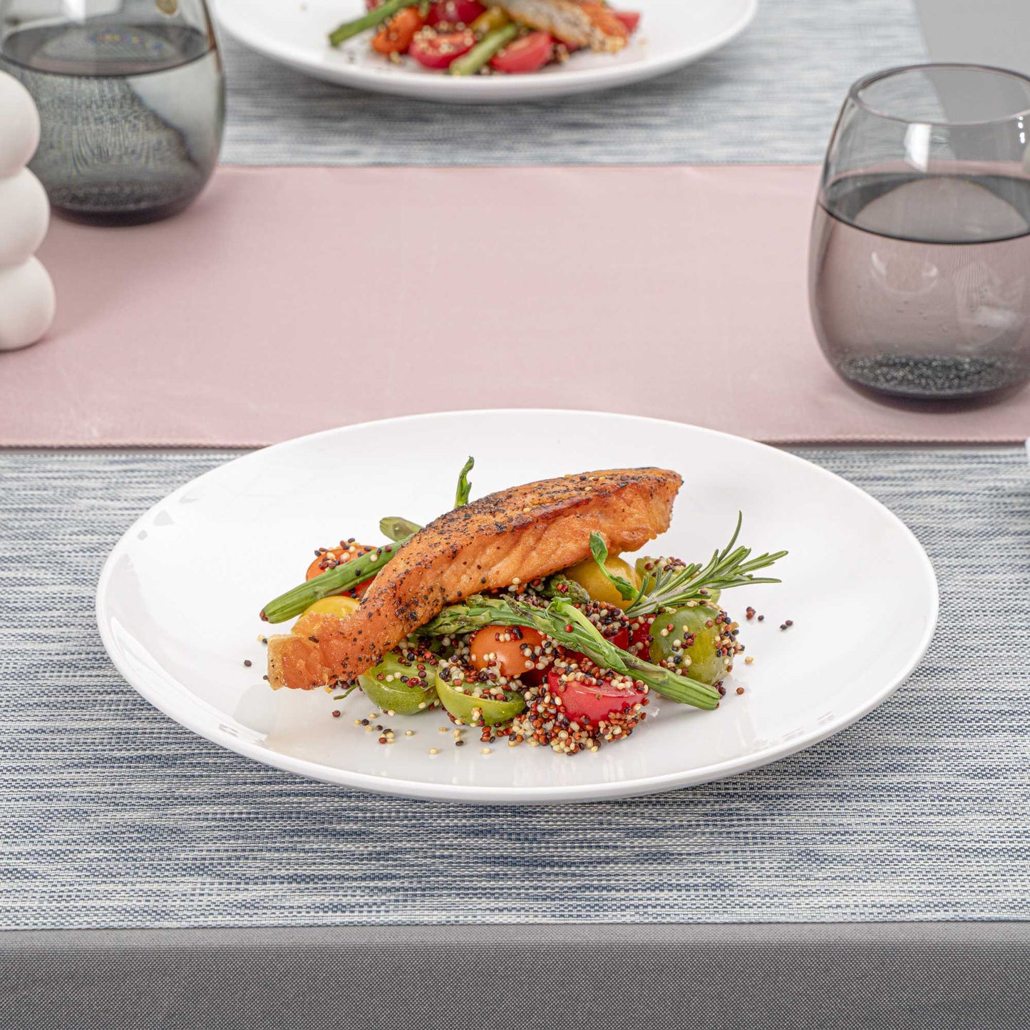 Voga Round White Melamine Large Plate - Classic, Rimless - 10" x 10" x 1" - 10 count box