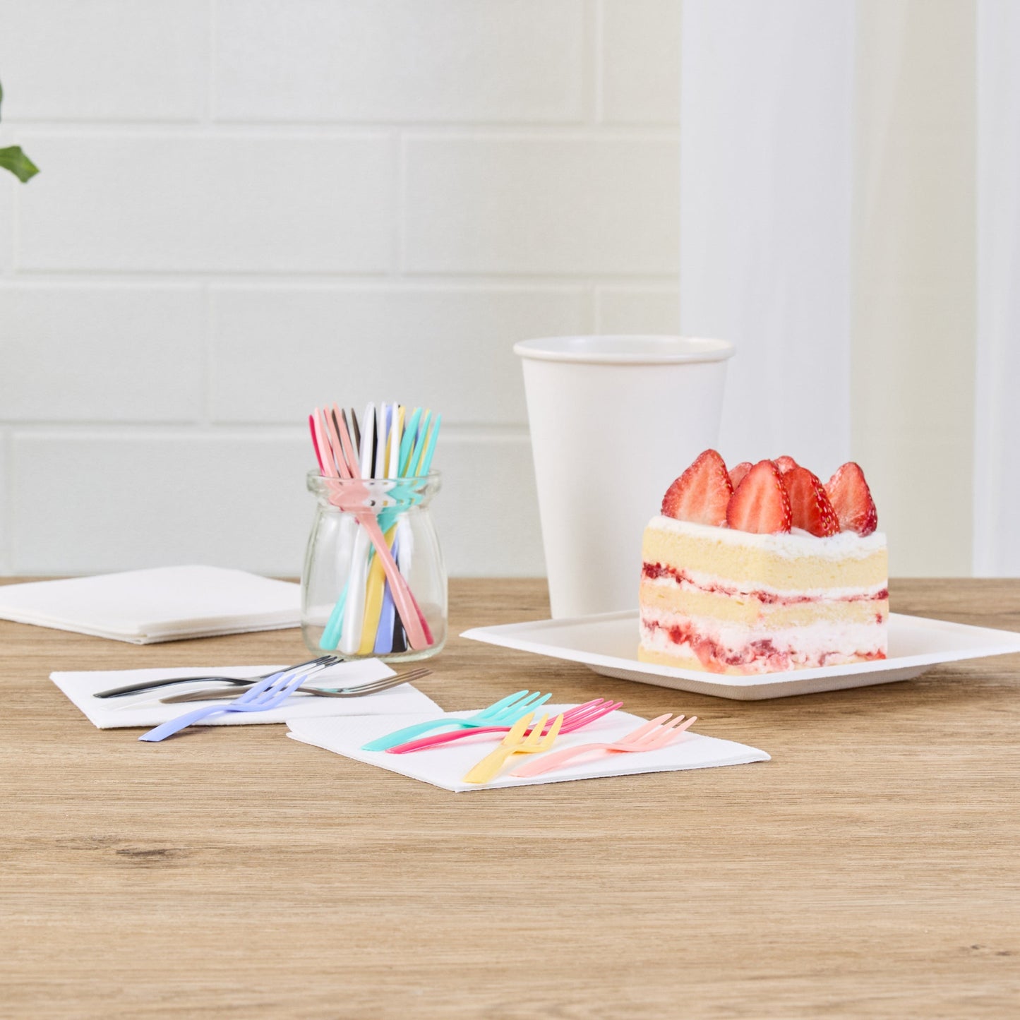 Coppetta Coral Plastic Cake Fork with Knife Edge - 4" x 3/4" - 500 count box