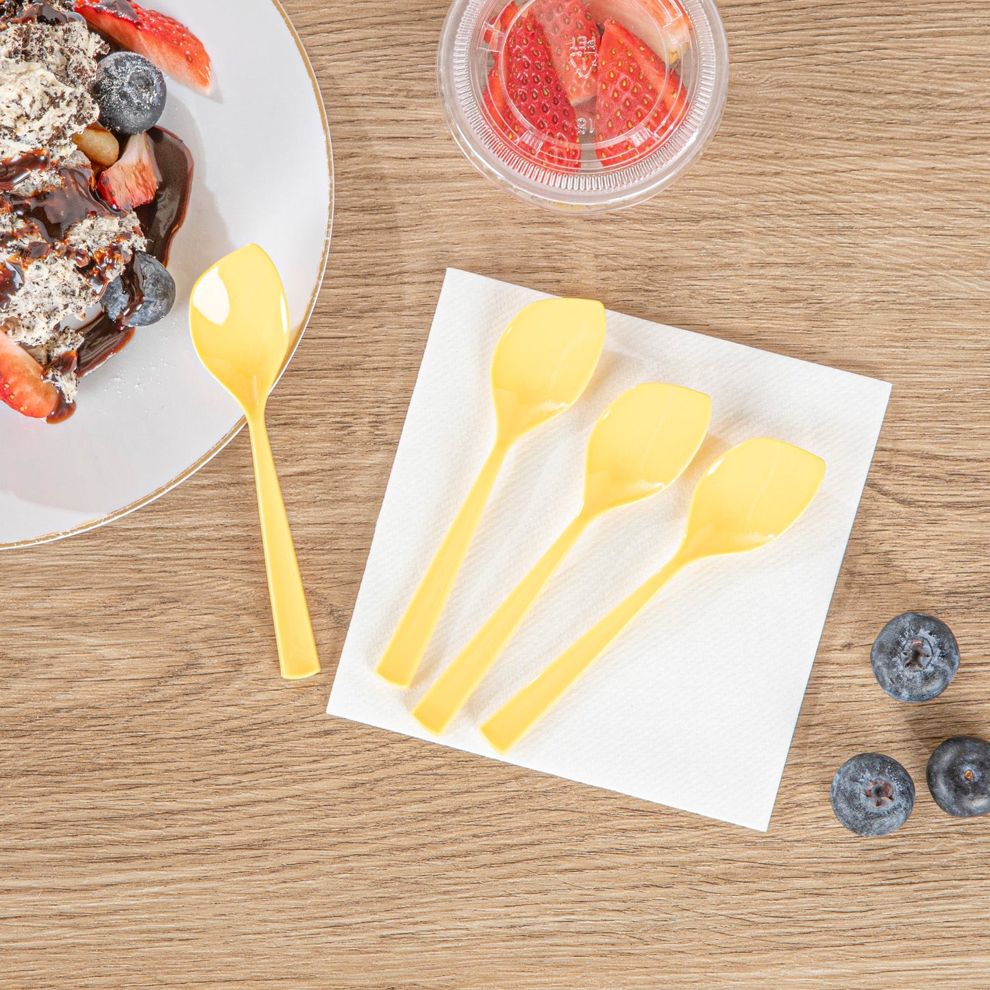 Coppetta Baby Yellow Plastic Petal Spoon - 4 1/2" x 1" - 500 count box