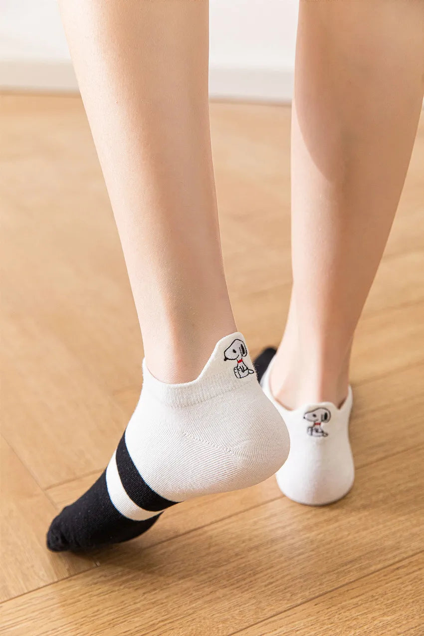 5 Pairs/lot Snoopy Socks Cotton Casual Warm Women Streetwear Kawaii Embroidery Socks Short Happy Ankle Breathable Sports Socks