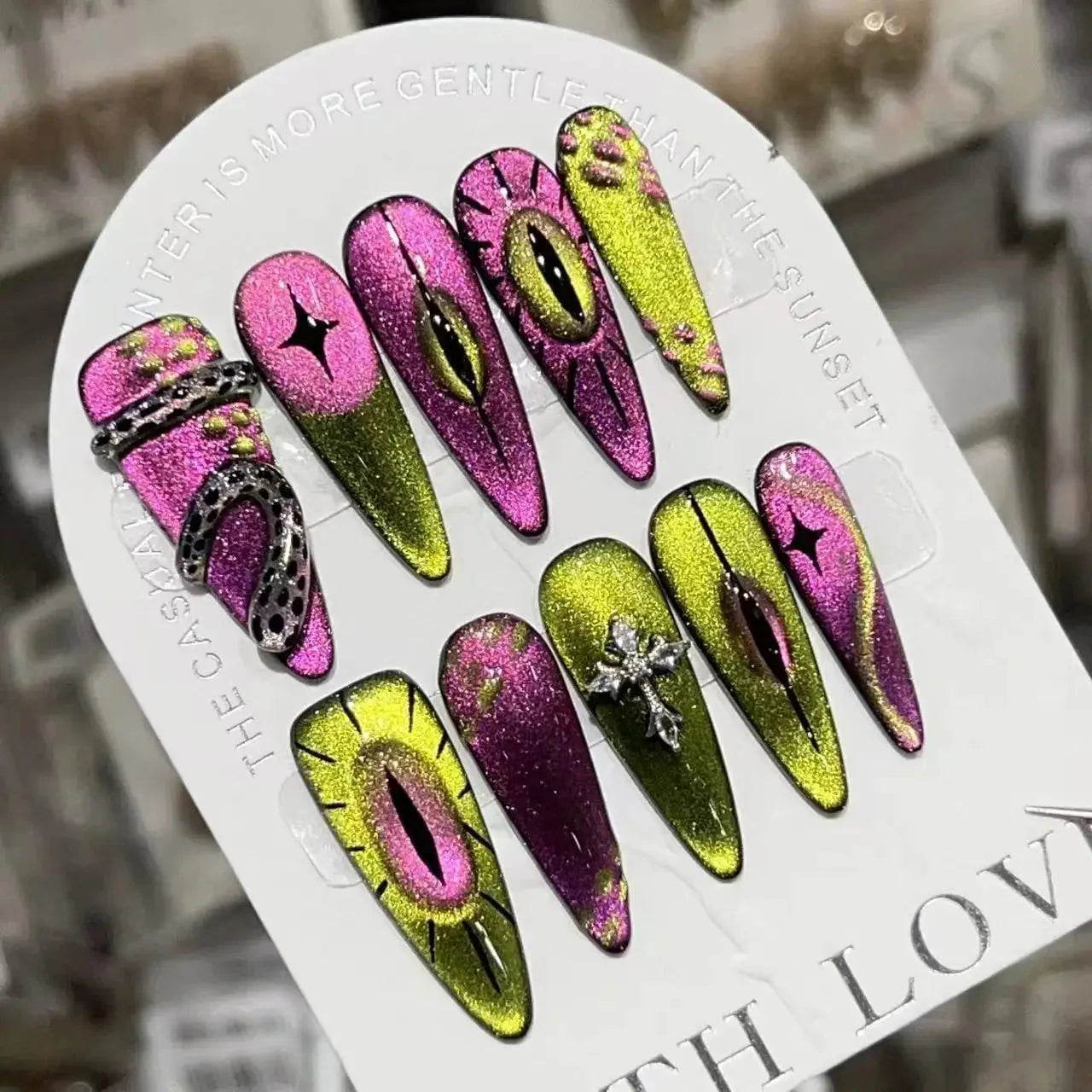[Alien Eye] Hand-painted Cat's Eye Fake Nails