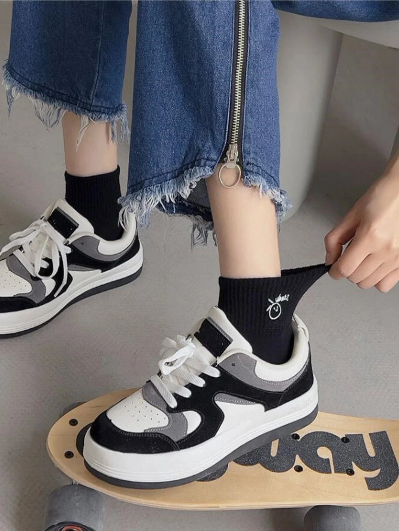 Women's Cute Cartoon Embroidery Ankle Socks Summer Thin Breathable Black White Socks Korean Style Kawaii Crew Socks Streetwear