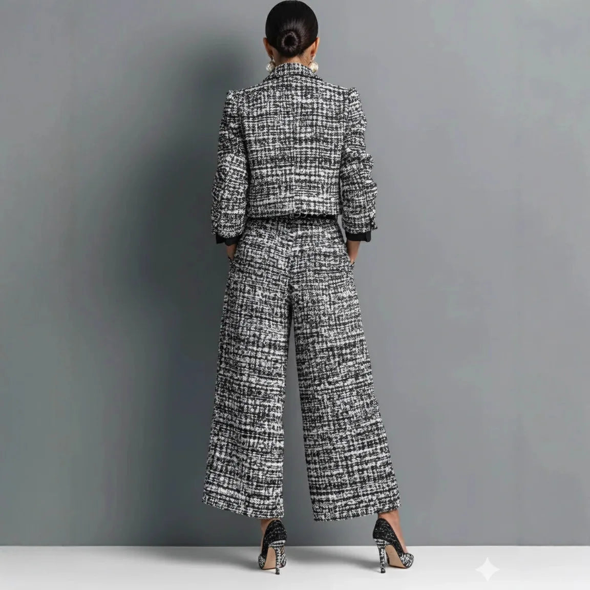 Fashionable Commuter Women's Suit Casual Solid Color Lapel Cardigan Short Jacket Paired With Loose Wide-leg Pants Two-piece Set