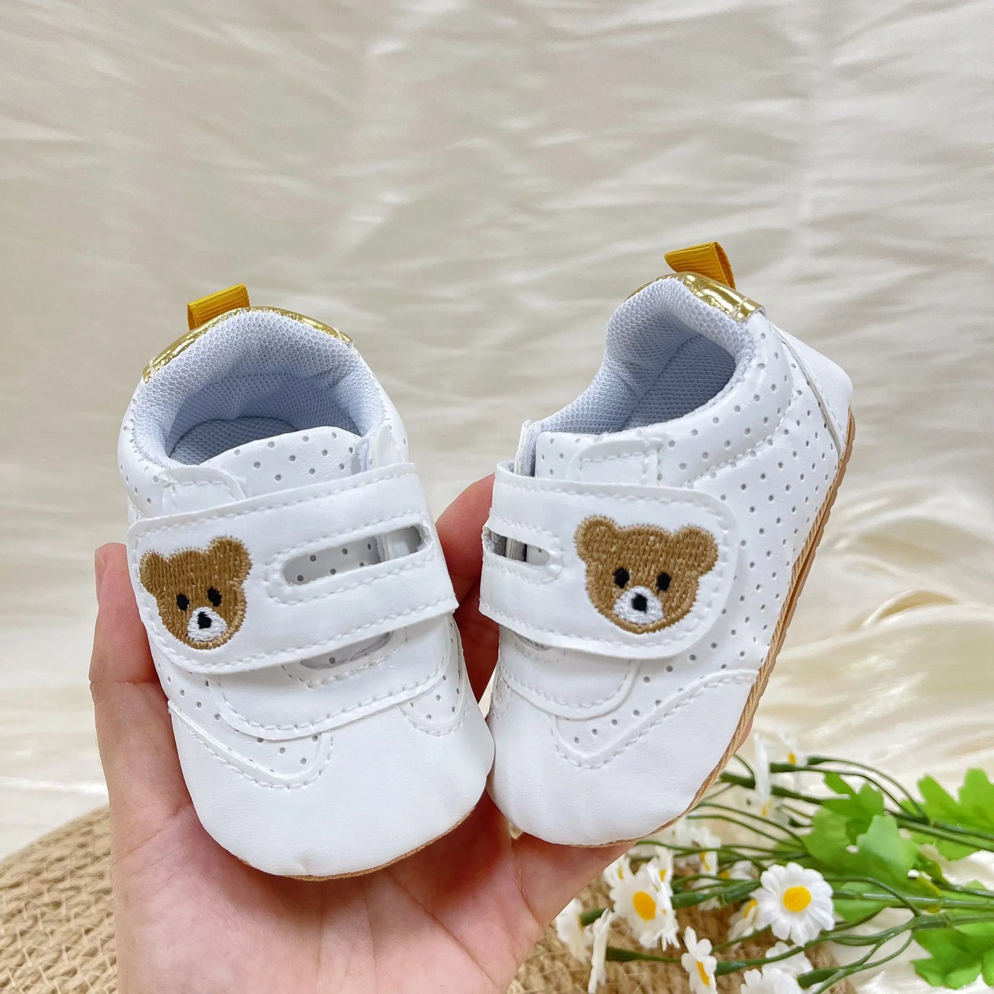 Boys and Girls Panda Sports Shoes in Spring and Autumn Seasons Children's Fashion Sports Tablet Baby Shoes from 0 to 18 Months