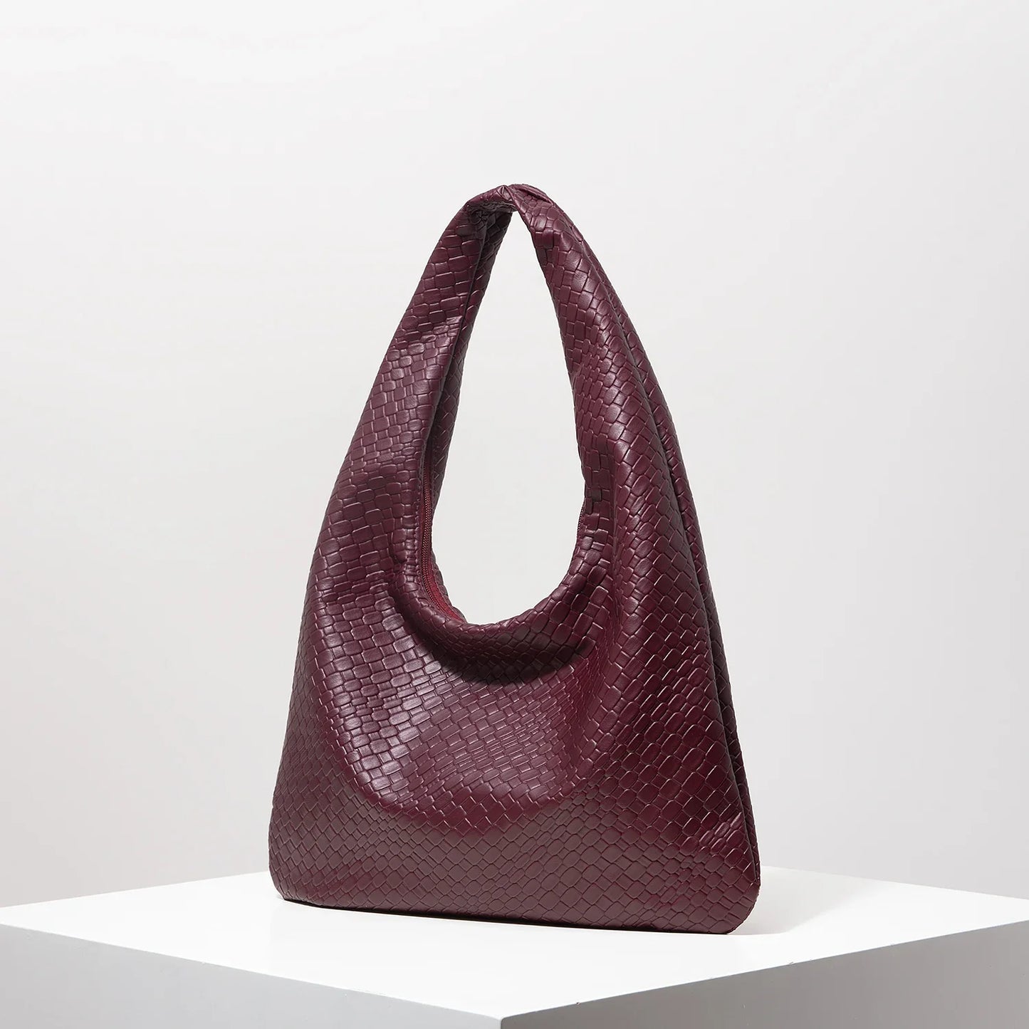 Retro Artificial Woven Leather Shoulder Bag, Women's Handbag, Large Capacity Tote Bag, Crescent Bag, Zipper Armpit Bag, Daily Commuter Bag (Random Pattern)