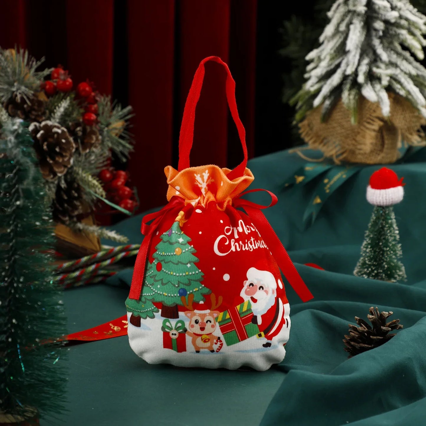 New Year Christmas Eve Apples Packaging Bag Velvet Drawstring Gift Bag Portable Handheld Candy Bag for Kids Gifts Bag