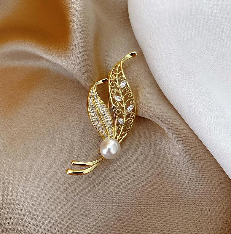 Luxurious Purple Crystal Butterfly Rhinestone Brooch Pins Fashion Suit Accessory Women's Corsage Outfit Jewelry Gift