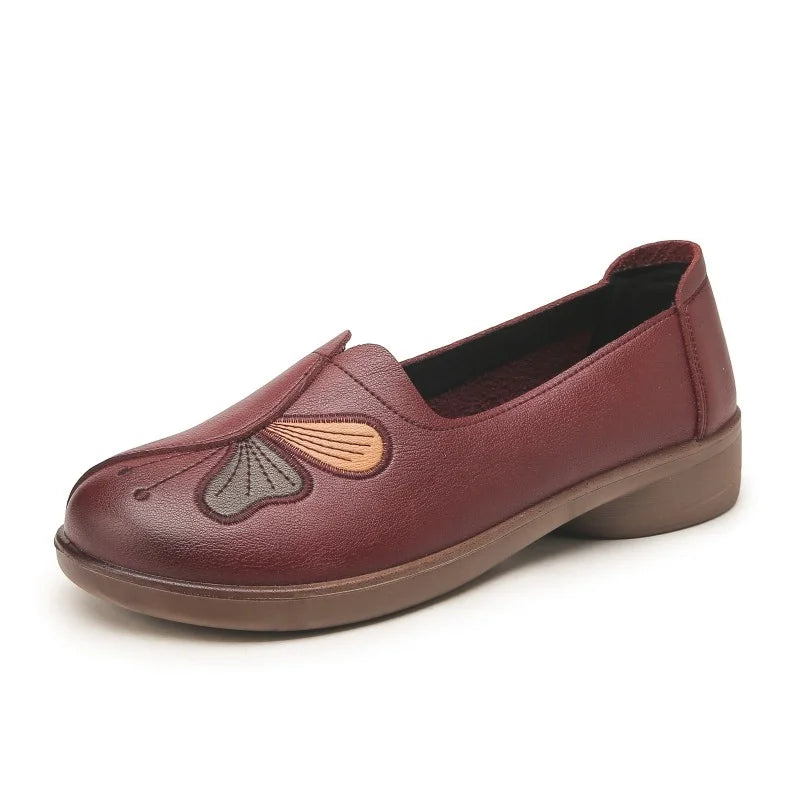 2024 Butterfly hollow moccasins mother ladies designer ballet flats cheap woman loafers retro style women's shoes free shipping
