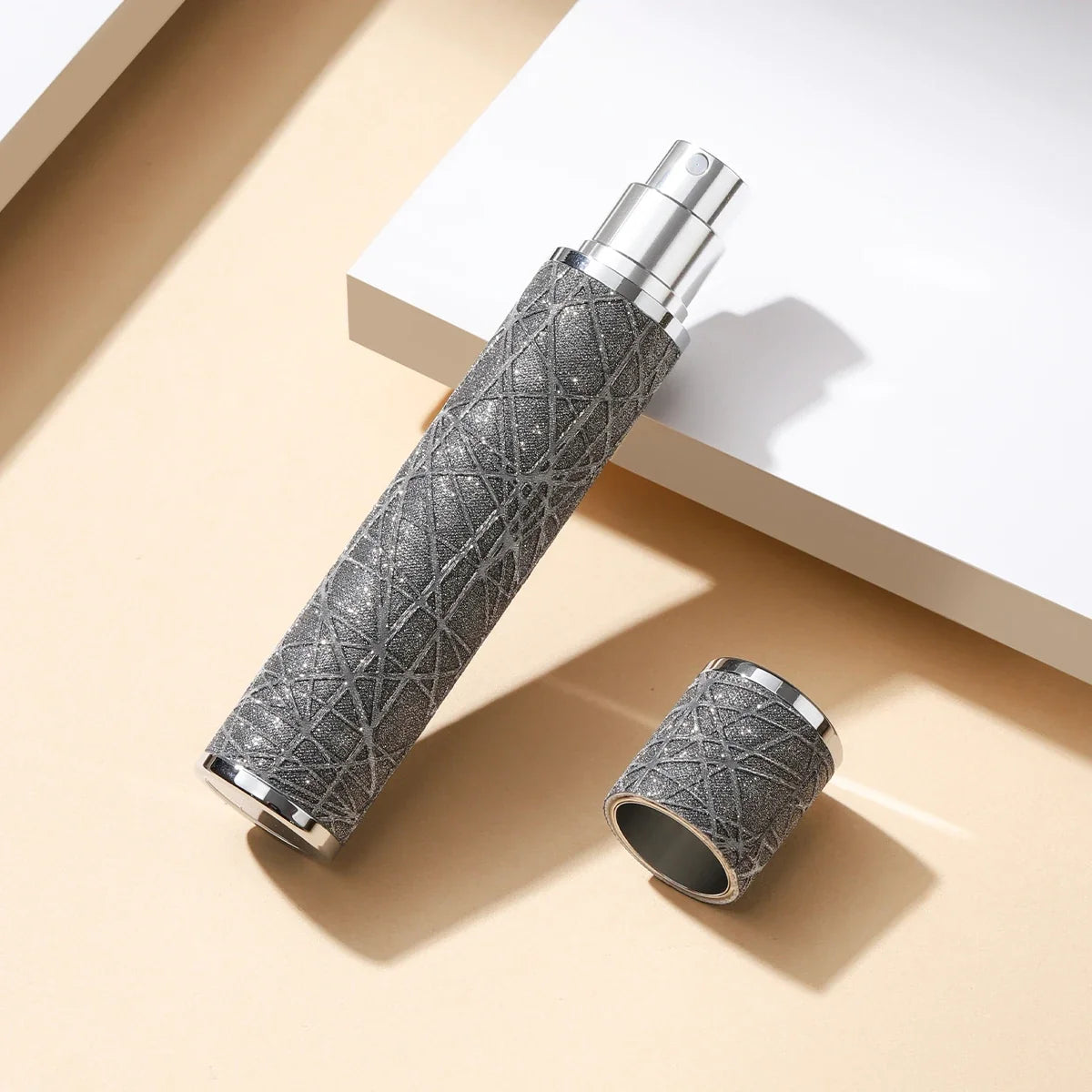 5ML Portable Compact Leather Perfume Bottle Multipurpose Sprayer Refillable Empty Perfume Atomizer for Travel Spray Bottle 1PC