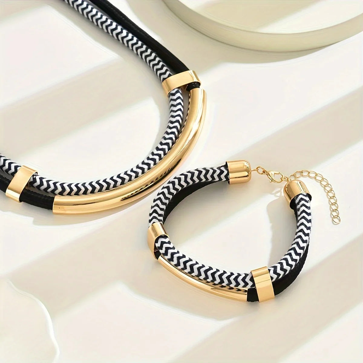 2PCS Set New Fashion Black and White Thick Double Line Metal Tube