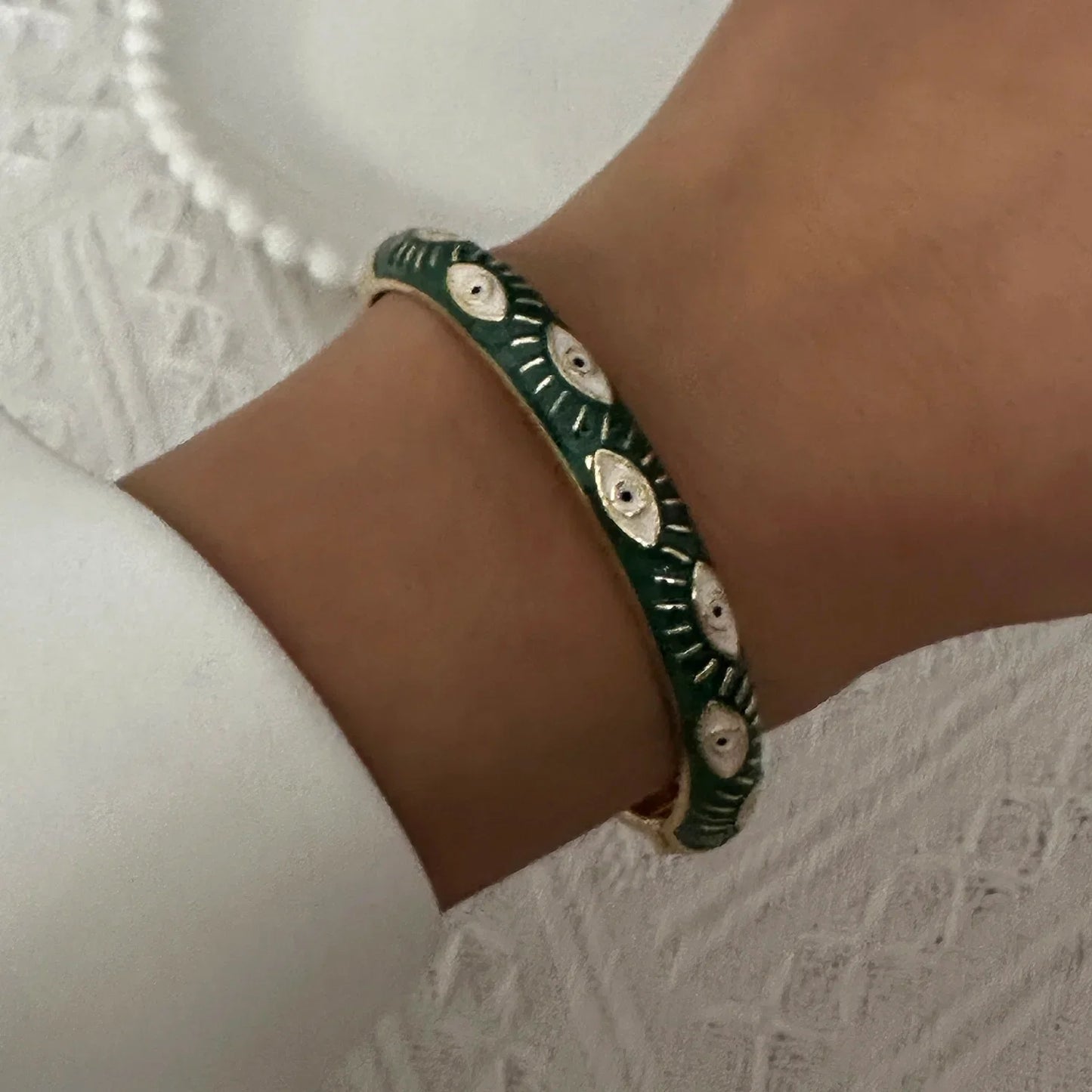 Elegant Enamel Dropped Glaze Flower Texture Bracelet For Women Retro Gold Plated Evil Eye Floral Zircon Bangle Party Jewelry