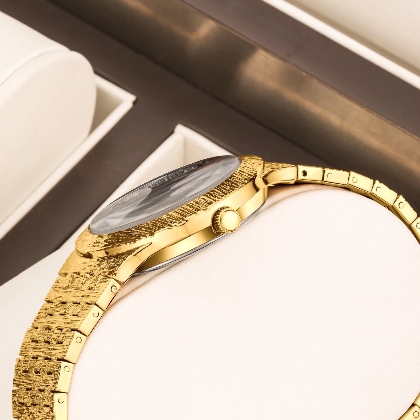 YaLaLuSi Brand 2024 Hot New Women's Watches Business Golden Sculpted Luxury Luxury Box Watch Remover Ion Gold Plating