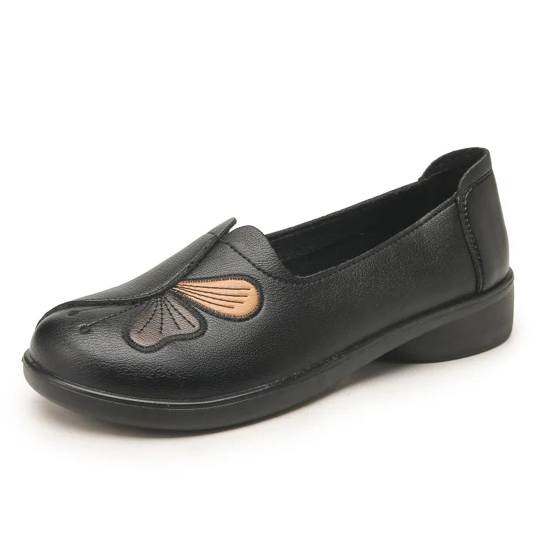 2024 Butterfly hollow moccasins mother ladies designer ballet flats cheap woman loafers retro style women's shoes free shipping