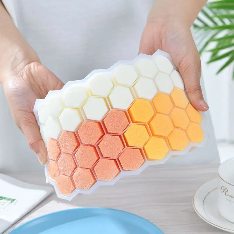 4/2/1PCS Silicone Ice Cube Mold,148 Cube Large-capacity Ice Trays, Food Grade Ice Maker Reusable with Lids.