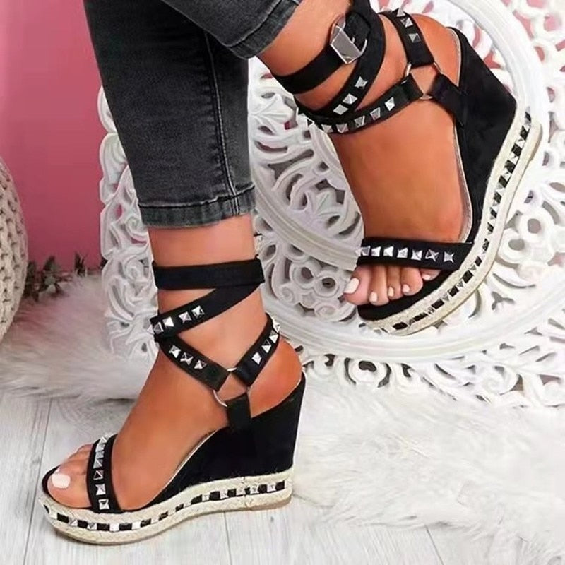 Wedge Stud Roman Sandals 2022 Summer New Women Fashion Gladiator Shoes Buckle Strap Open Toe High Heels Red Beach Prom Sandalias