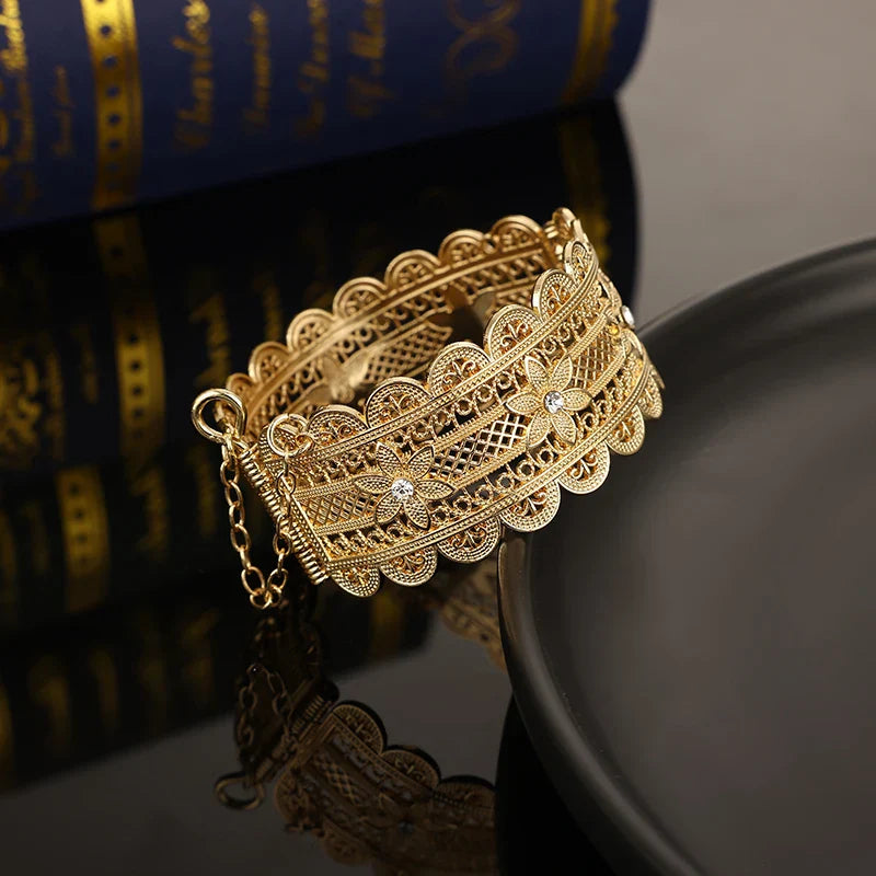 Arabian Style Women's Metal Bracelet Noble Style Hollow out Flower Carving Wrist Jewelry Delicate Women's Bracelet