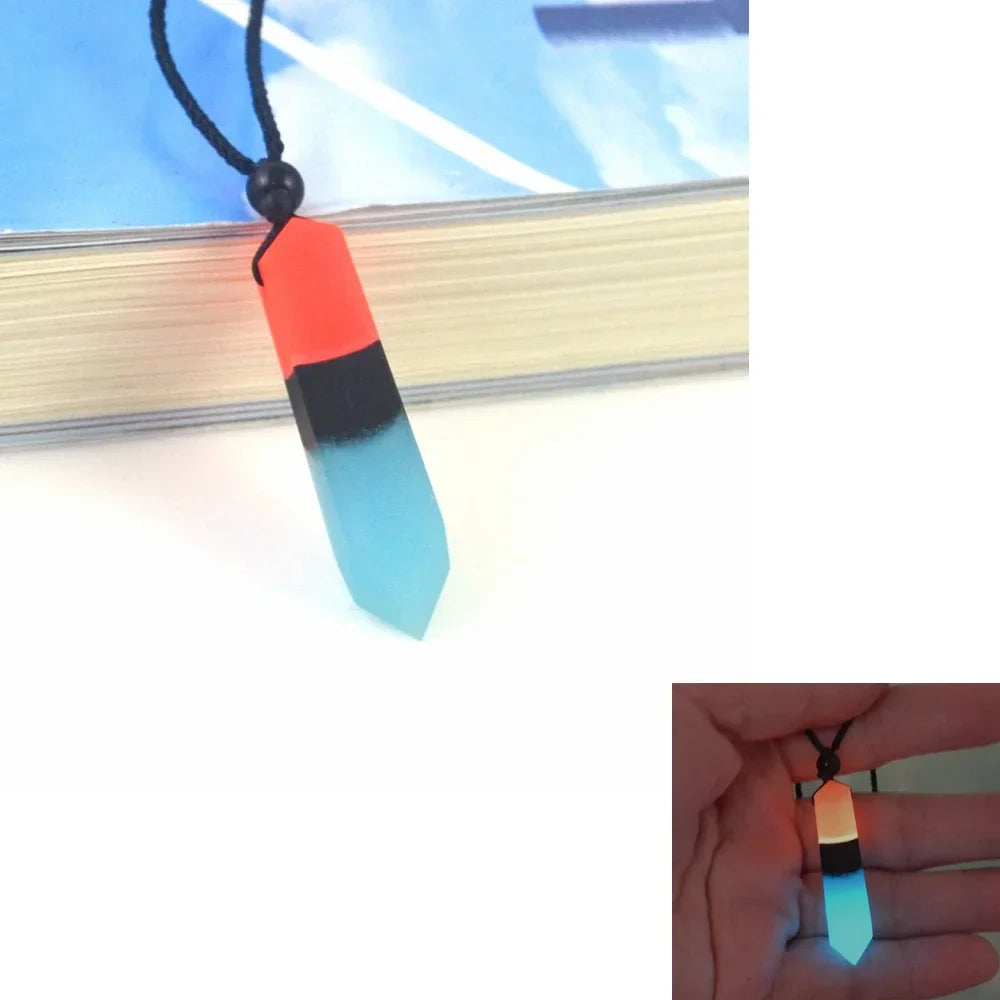 Fashionable and energetic pendants that glow after absorbing light at night, wholesale of men's and women's jewelry gifts