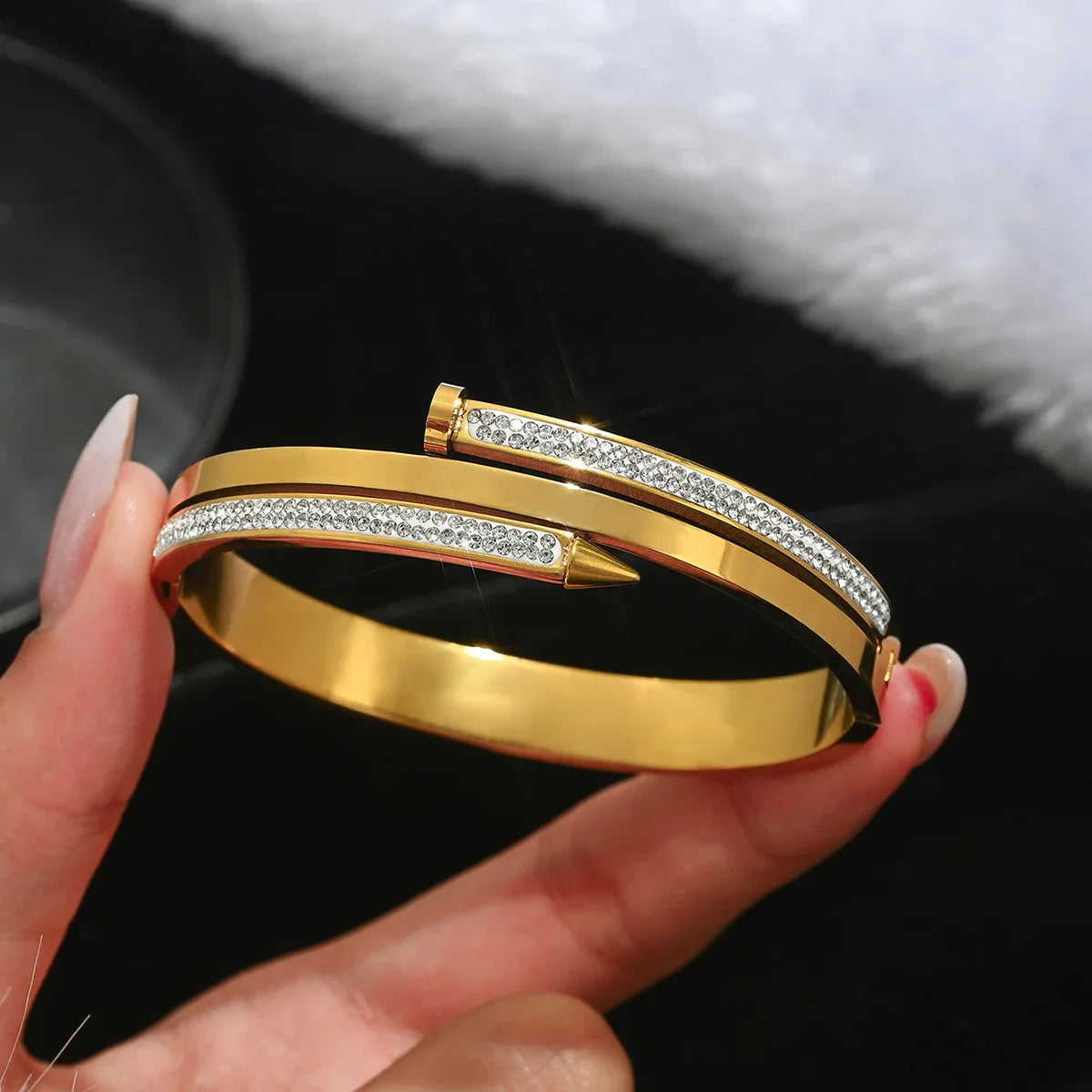 Stainless steel nail set diamond four-leaf clover bracelet Fashion women's bracelet gold bangles