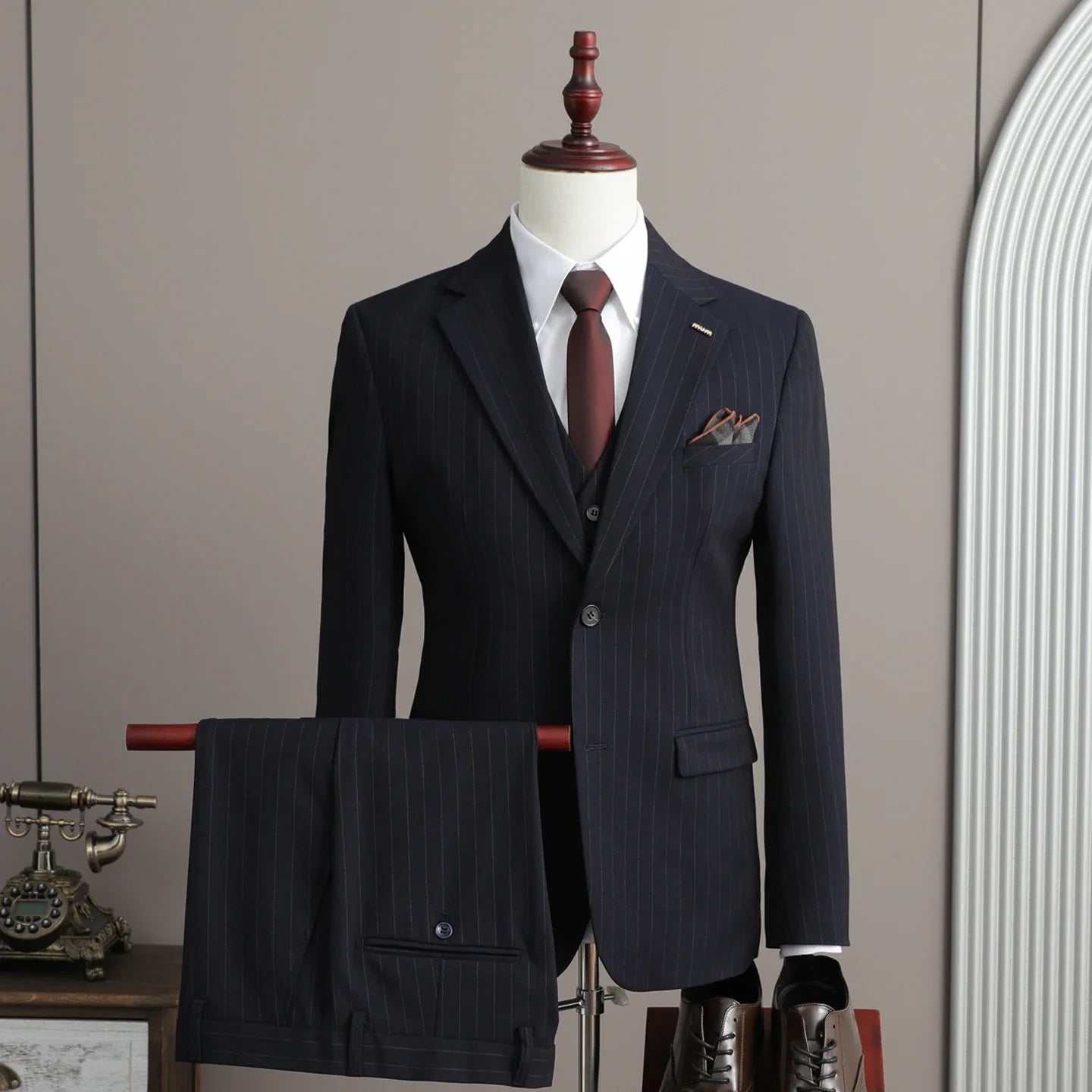 A Stylish and Cool Striped Casual Business Three-Piece Suit Set for the Autumn of 2025, a High-Quality Wedding Suit