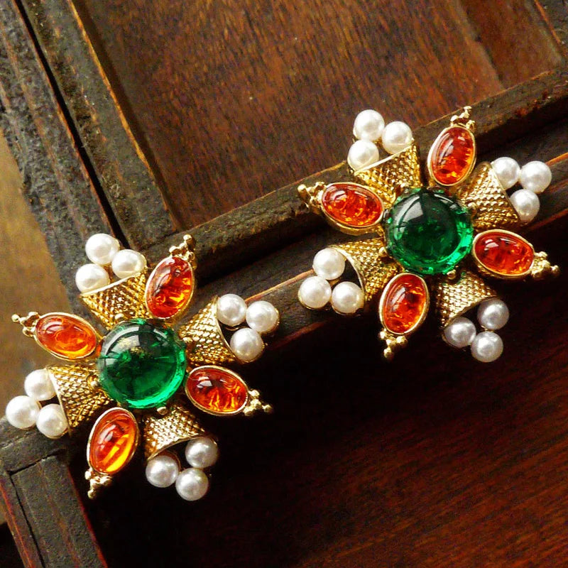 Vintage Enamel Cross Embossed Brooch Pearl Rhinestone High Sense Women's Pin Suitable for Women's Wedding Party Jewelry