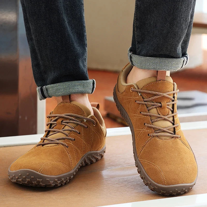 Wide footed large-sized men's suede hiking shoes anti slip leather outdoor sports shoes camping running jogging  men's loafers