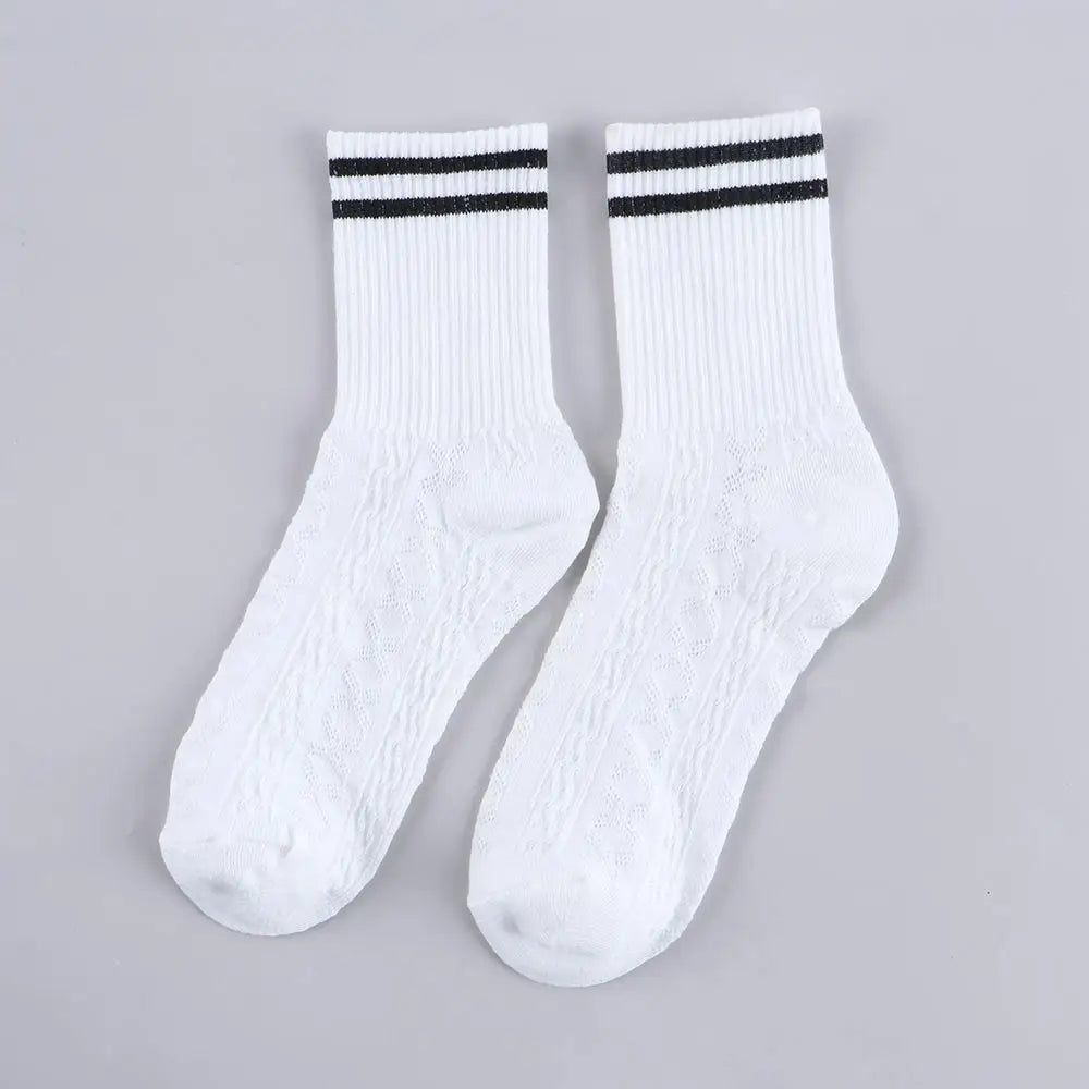 Comfortable Casual Fashion Autumn Cartoon Winter Cotton Sport Women Hosiery Middle Tube Socks Bear Socks Couple Socks
