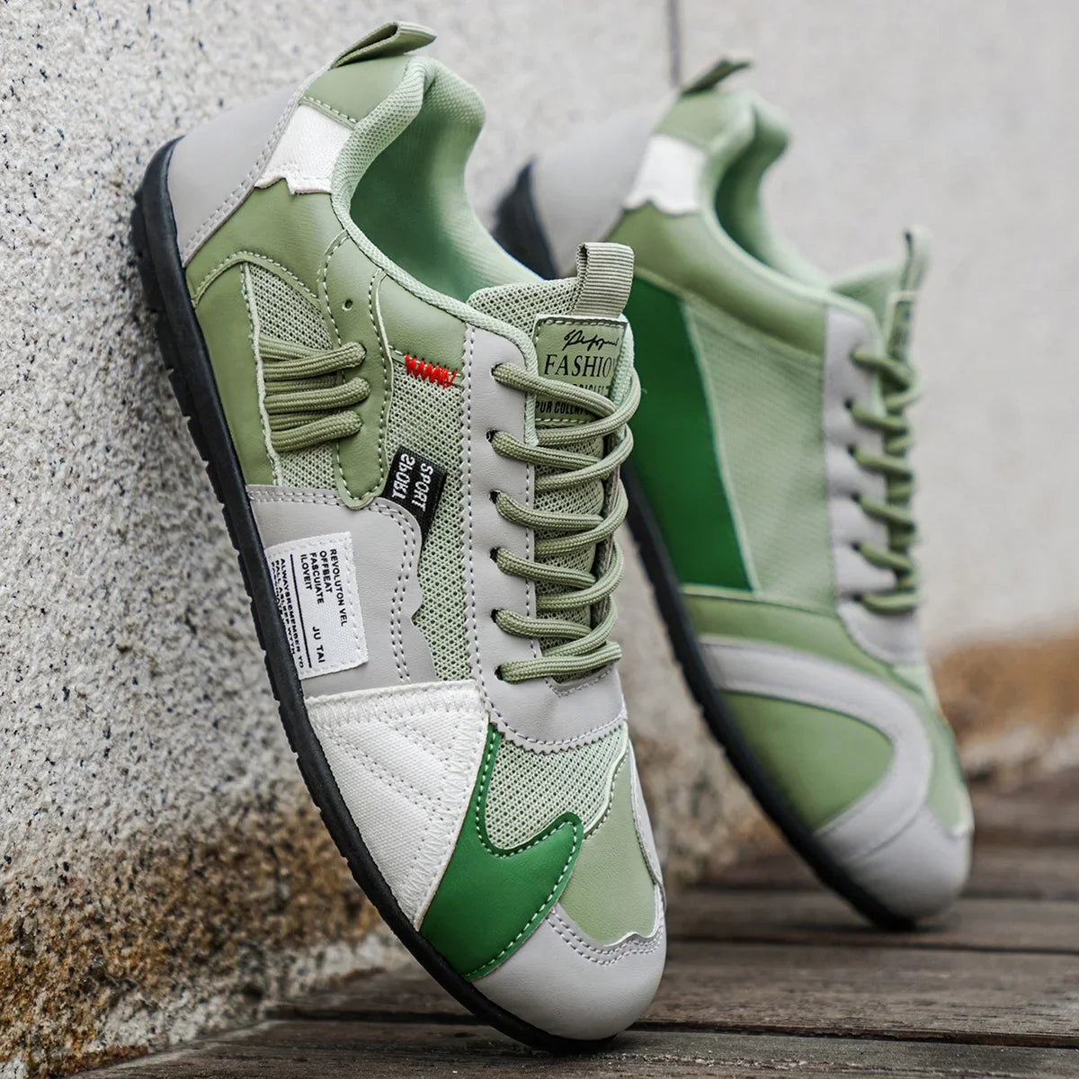 Men casual sports outdoor hiking trendy fashion street comfortable.