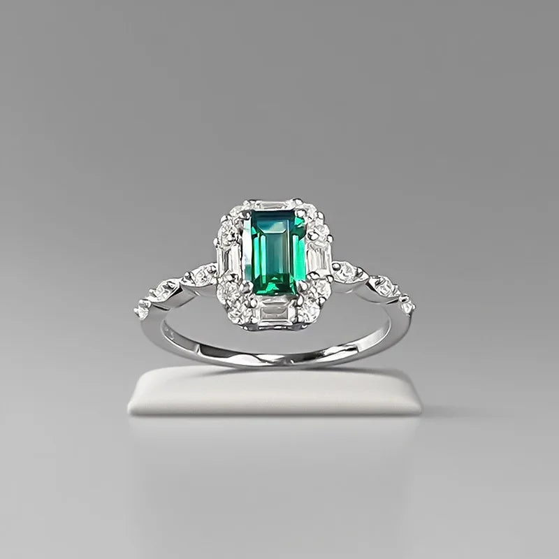 Luxury 18K white Solid Platinum PT950 certifid set with 4*6 imitation emerald ring for women, small, exquisite and versatile
