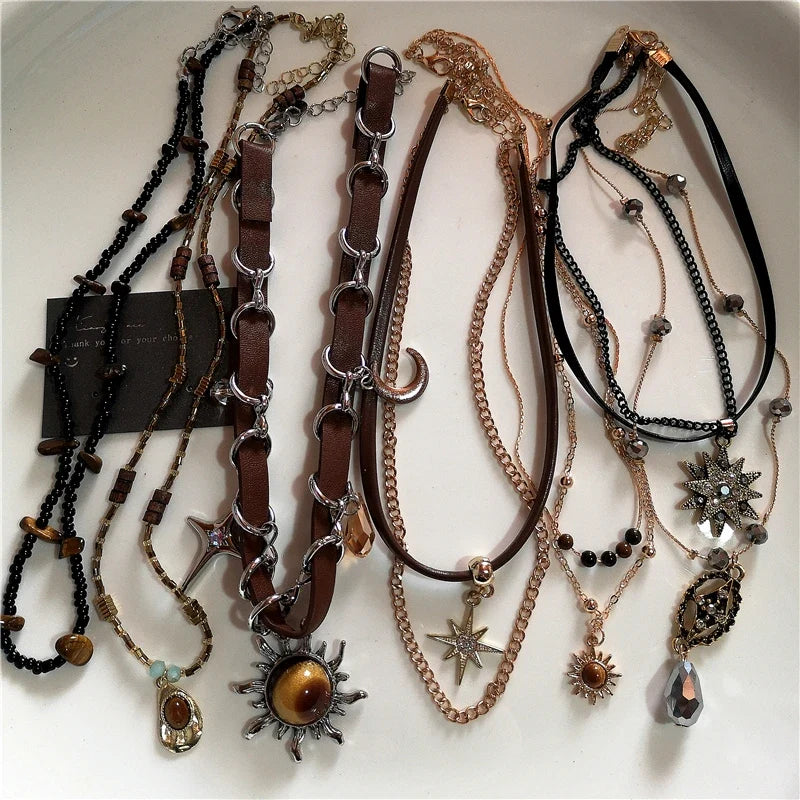 Vintage Leather Brown Stone Sun Pendant Beaded Choker Clavicle Chain Necklace For Women Unique Y2K Personalized Grunge Jewelry