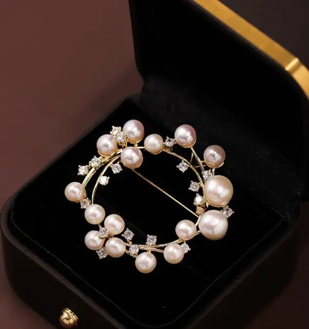 Luxurious Purple Crystal Butterfly Rhinestone Brooch Pins Fashion Suit Accessory Women's Corsage Outfit Jewelry Gift