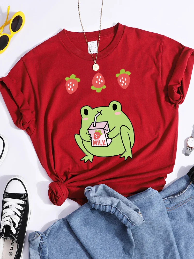 Green Frog Who Loves Drinking Strawberry-Flavored Milk Tshirts Women Soft Cool T-Shirt Sport Summer Tee Street Hip Hop Crop Top