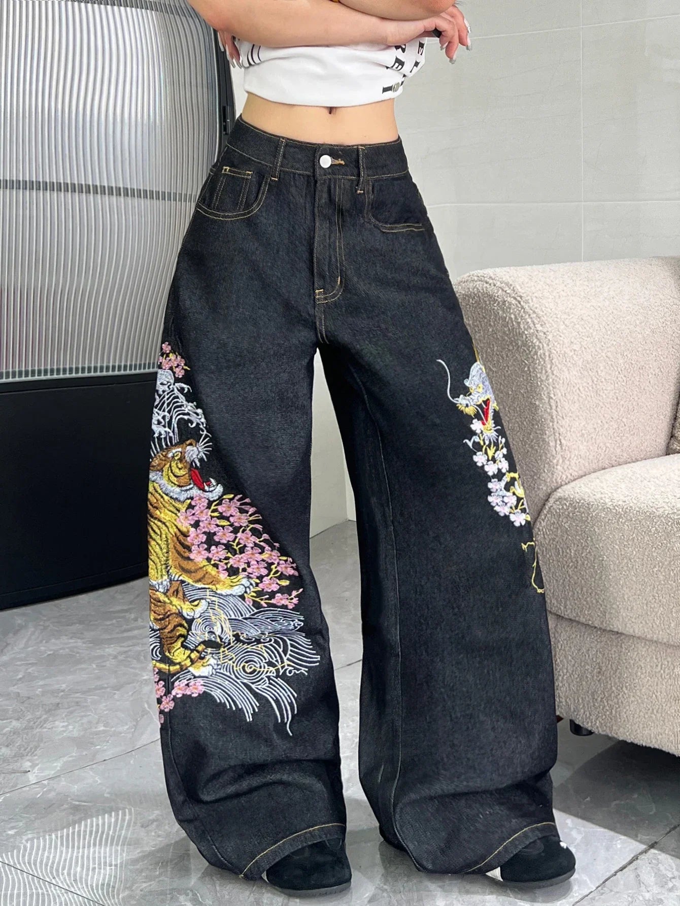1 Pc American Retro Dragon And Tiger Embroidered Loose Jeans For Women, Street Hip-Hop Fashion Versatile Black Wide-Leg Pants