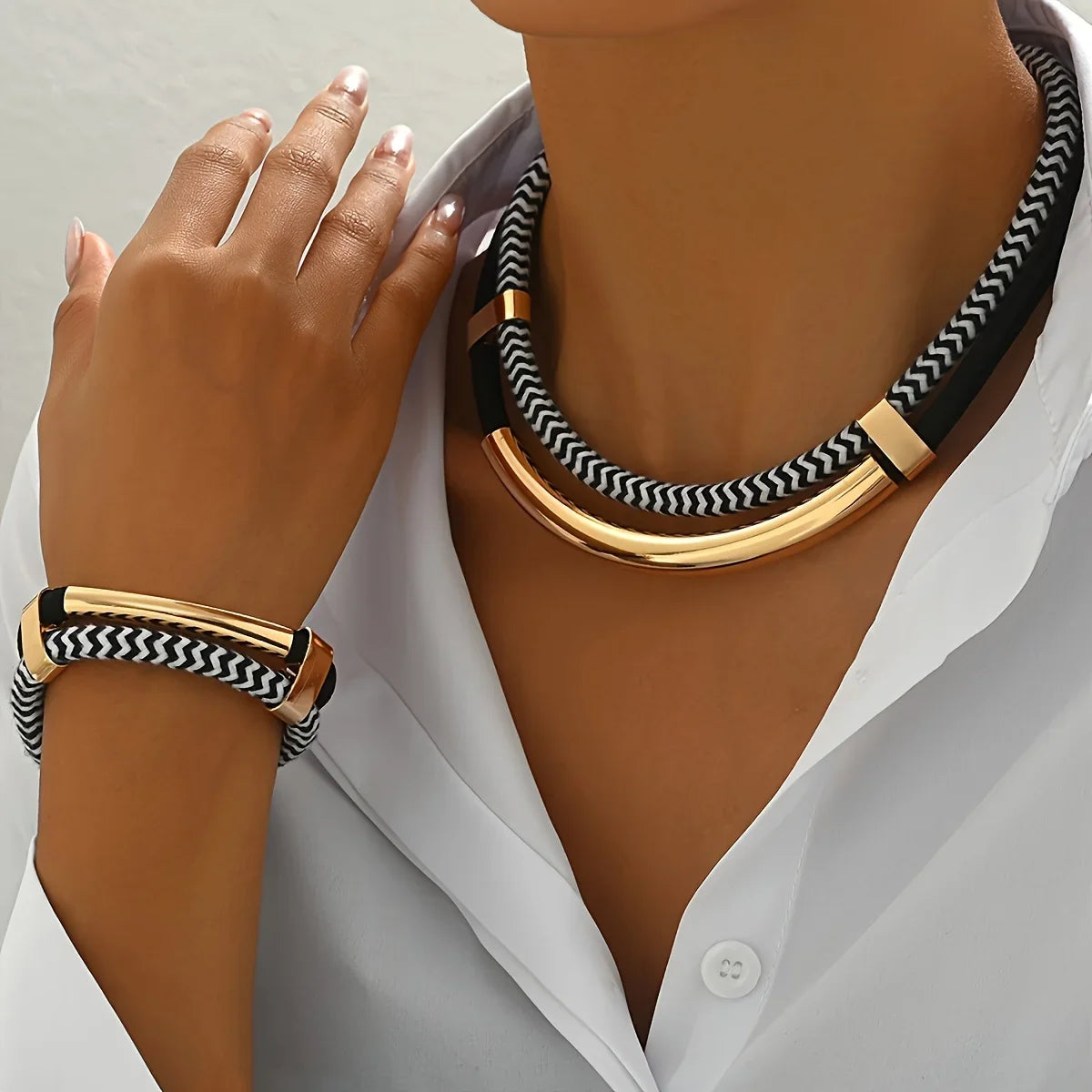 2PCS Set New Fashion Black and White Thick Double Line Metal Tube