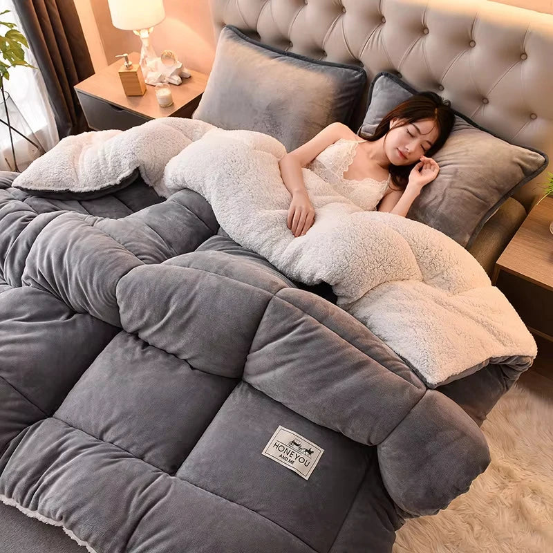 Lamb Fleece Blanket Winter Comforter, Thickened Quilts Double-sided Velvet.
