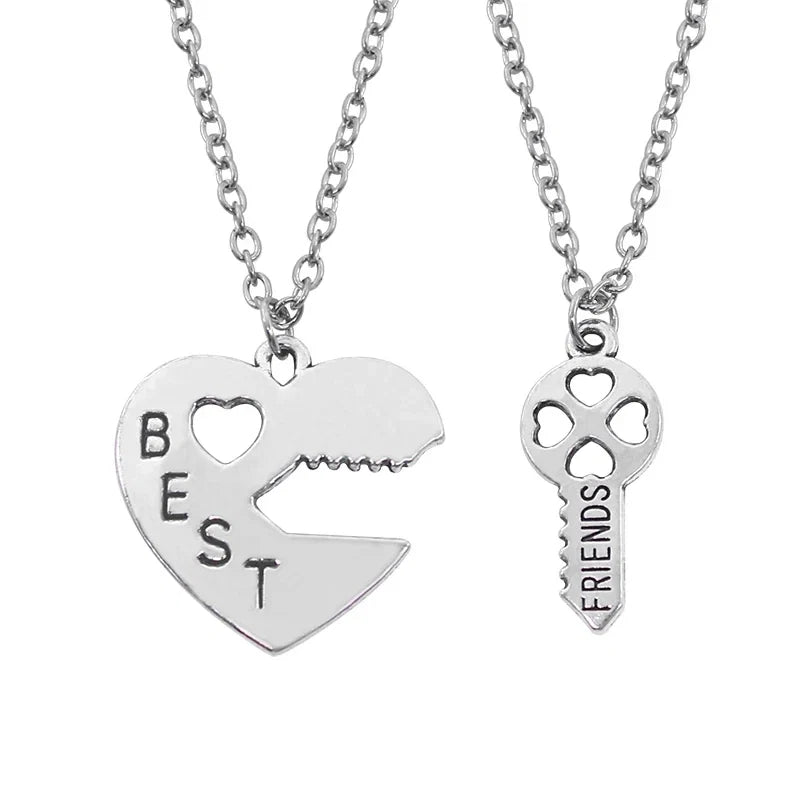 2pcs/set Splicing Necklace Heartbroken Pendant Necklace Men and Women